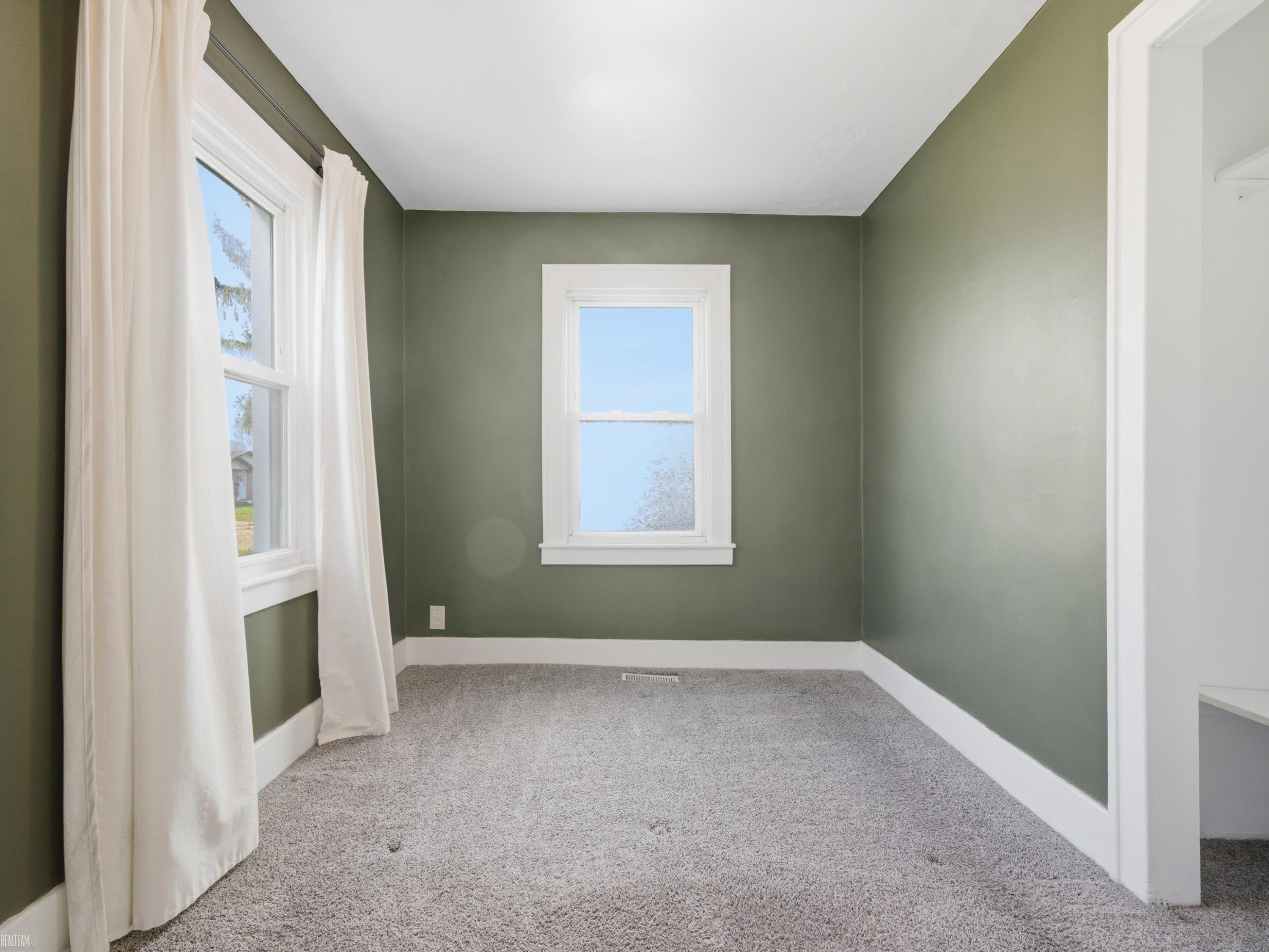 85 E Kalama Avenue, Madison Heights, MI 48071 — Photo 13