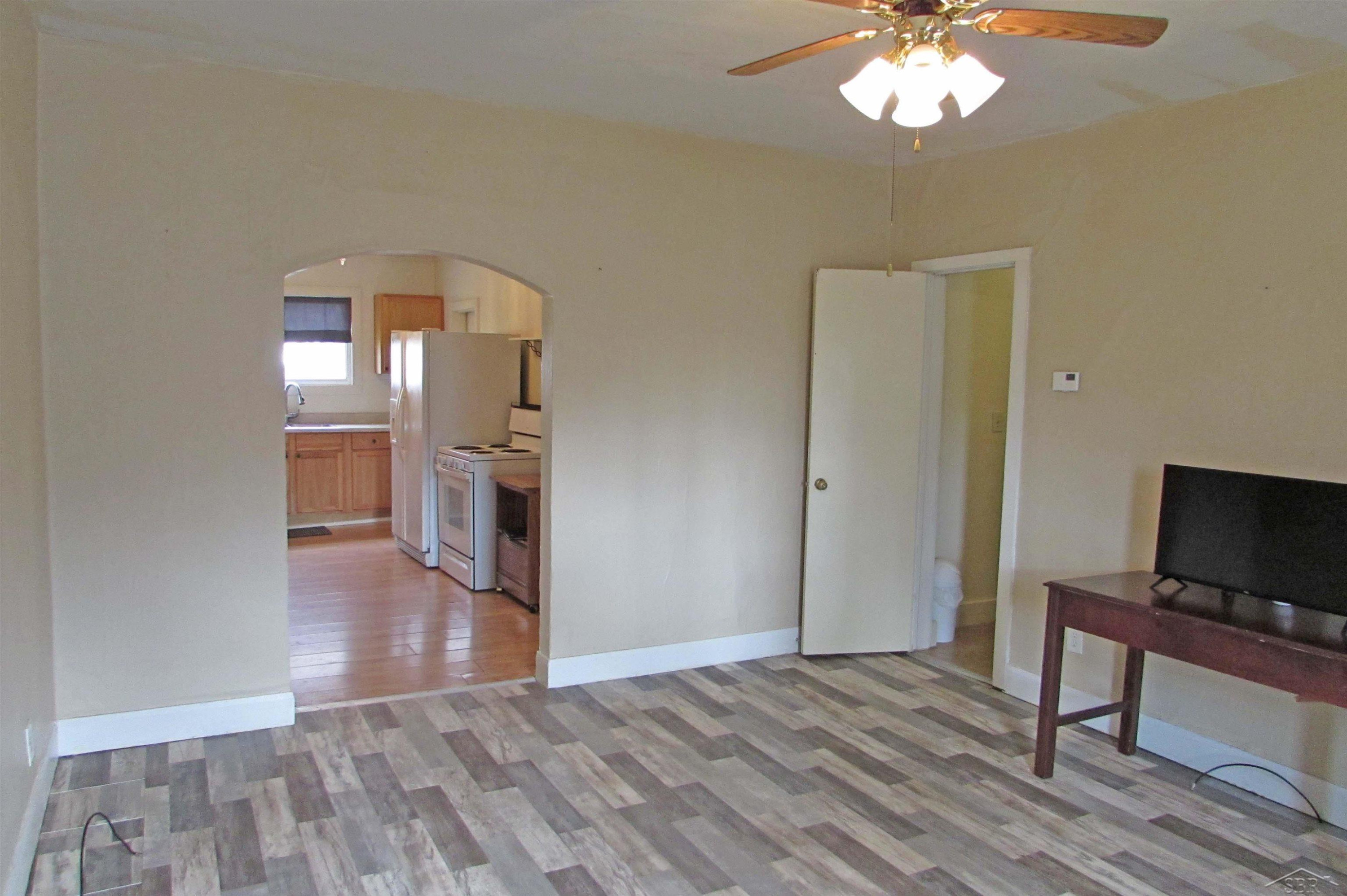307 N Line Street, Chesaning, MI 48616 — Photo 11