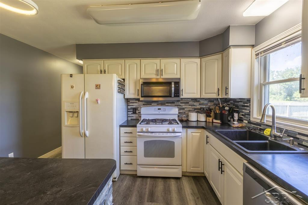 508 Glenview Court, Pinconning, MI 48650 — Photo 8