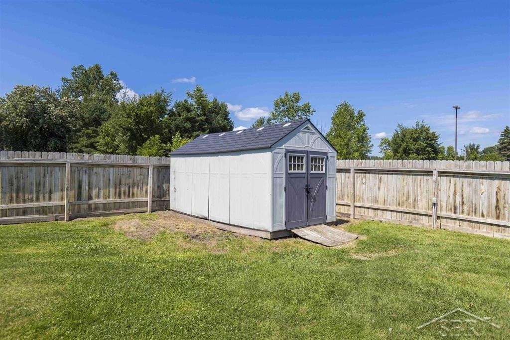 508 Glenview Court, Pinconning, MI 48650 — Photo 36