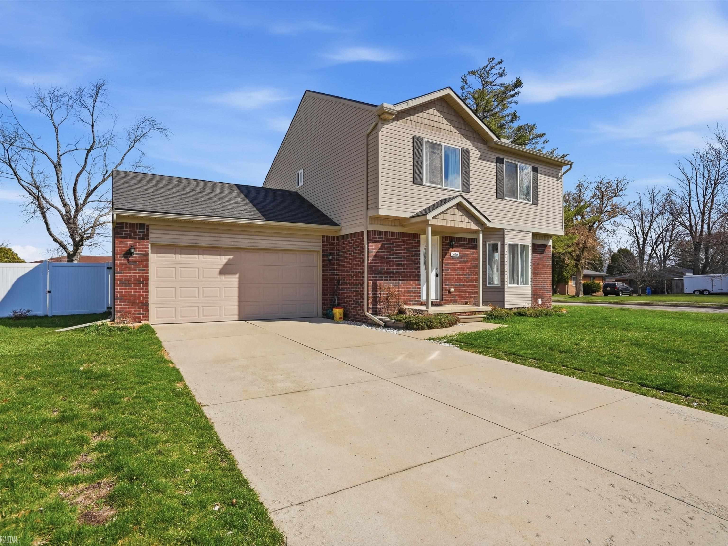 506 W Woodside Avenue, Madison Heights, MI 48071 — Photo 2