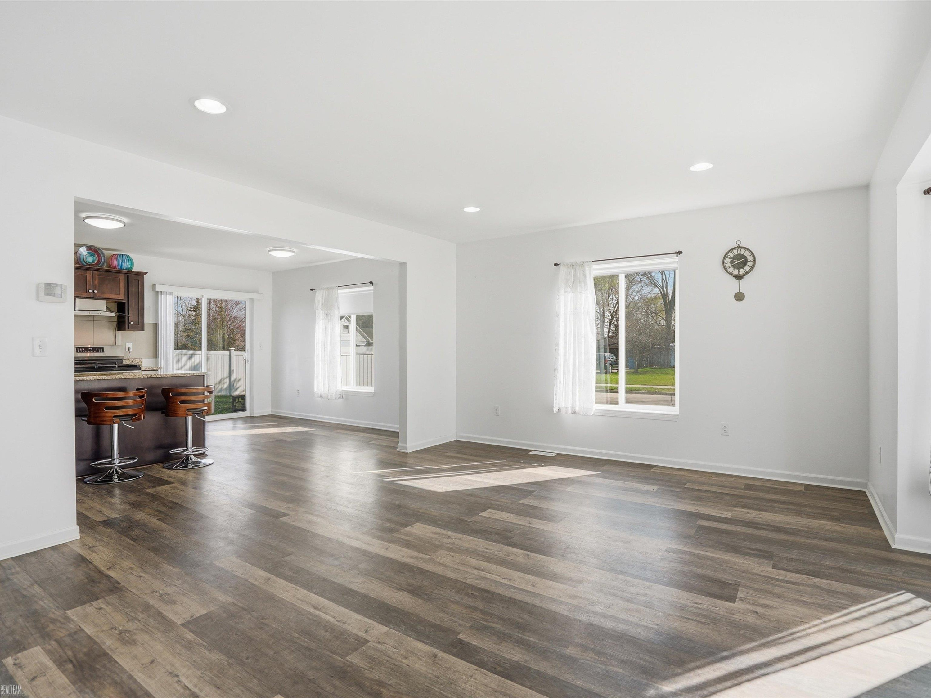506 W Woodside Avenue, Madison Heights, MI 48071 — Photo 13