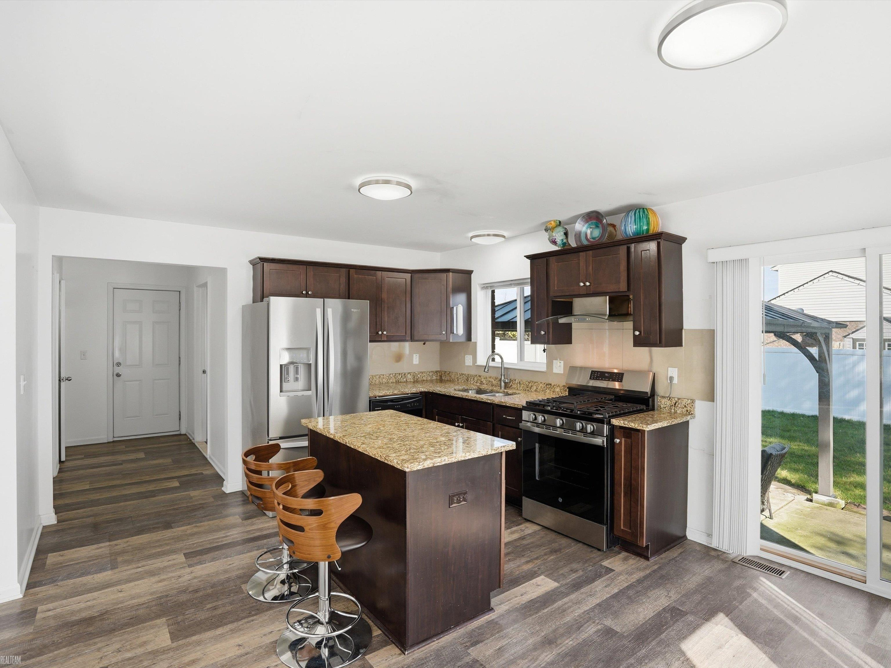506 W Woodside Avenue, Madison Heights, MI 48071 — Photo 17