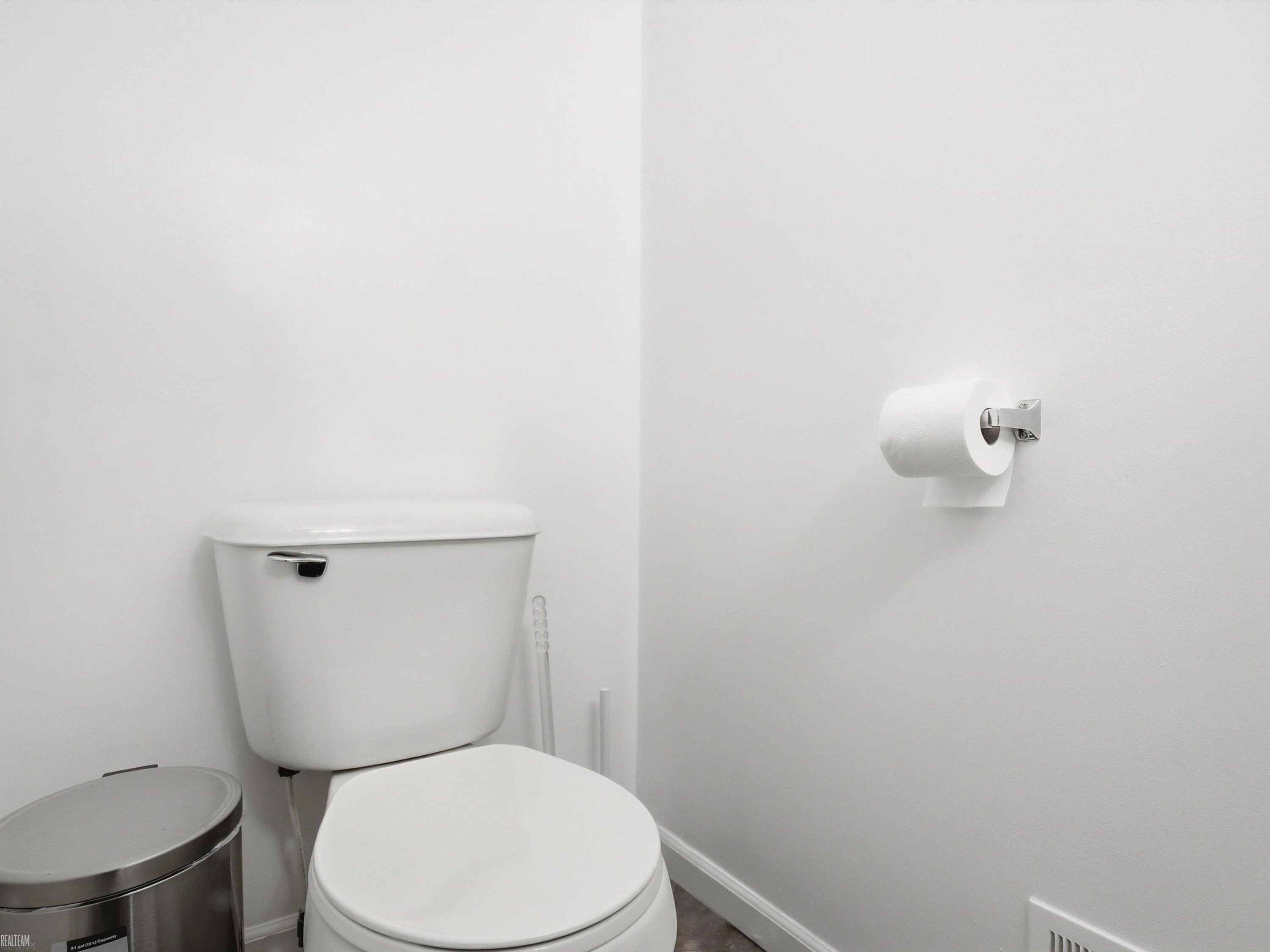 506 W Woodside Avenue, Madison Heights, MI 48071 — Photo 25