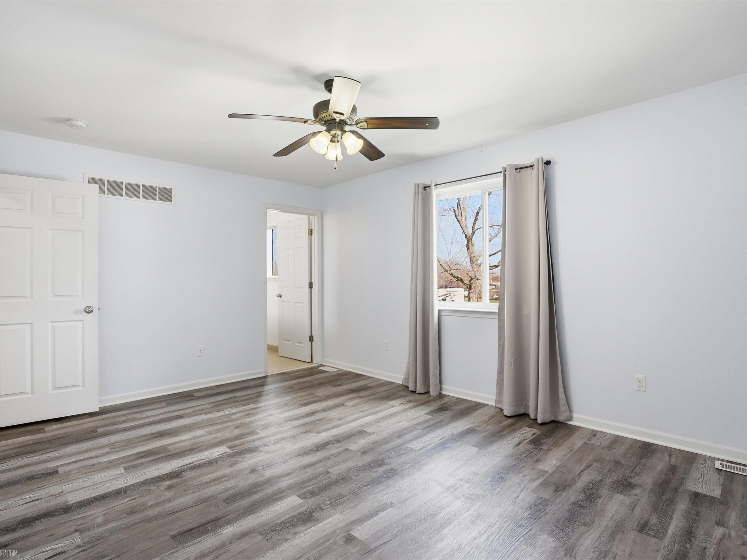 506 W Woodside Avenue, Madison Heights, MI 48071 — Photo 31