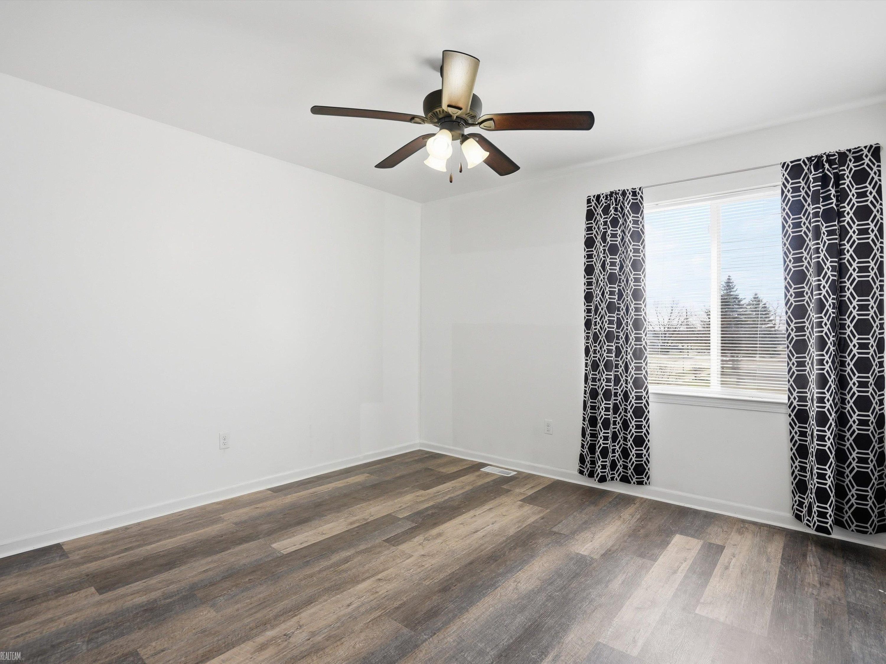 506 W Woodside Avenue, Madison Heights, MI 48071 — Photo 34