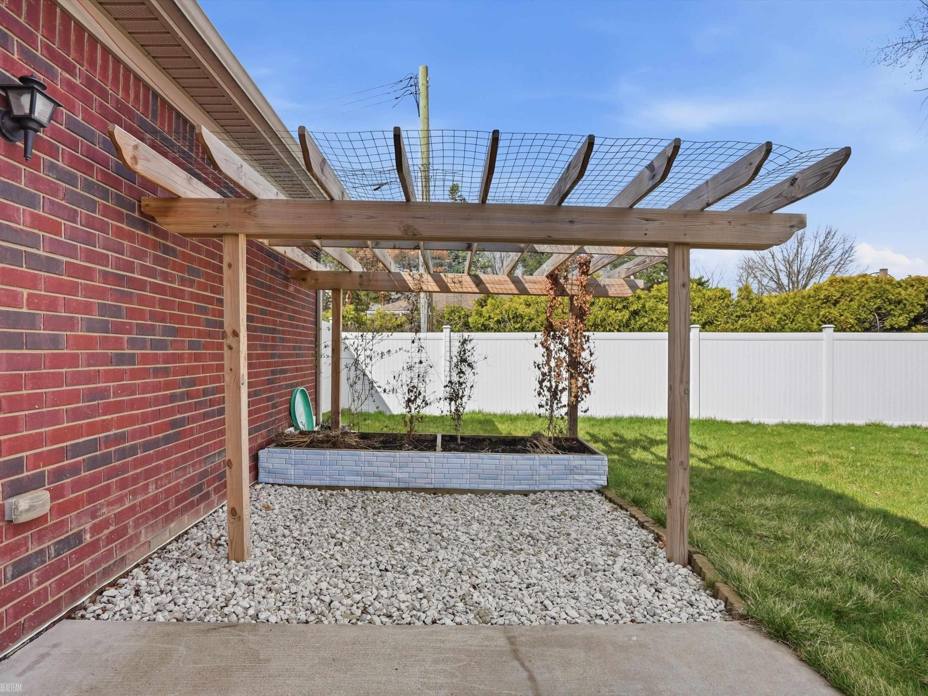 506 W Woodside Avenue, Madison Heights, MI 48071 — Photo 49