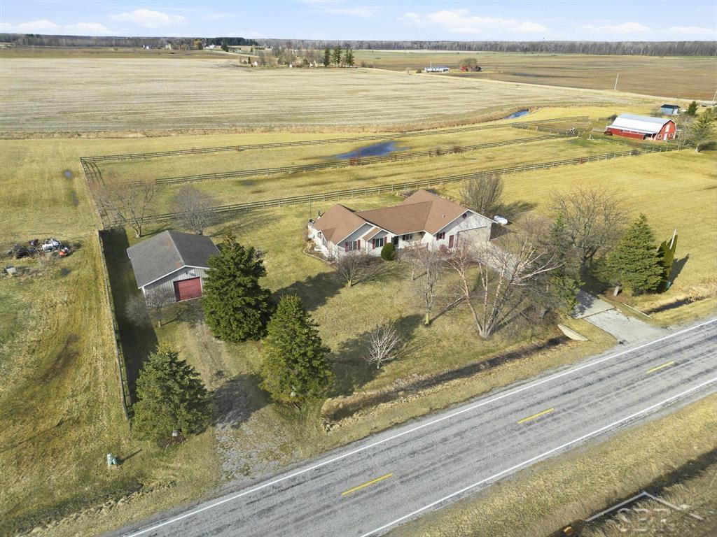 2082 W Parish Road, Midland, MI 48642 — front exterior