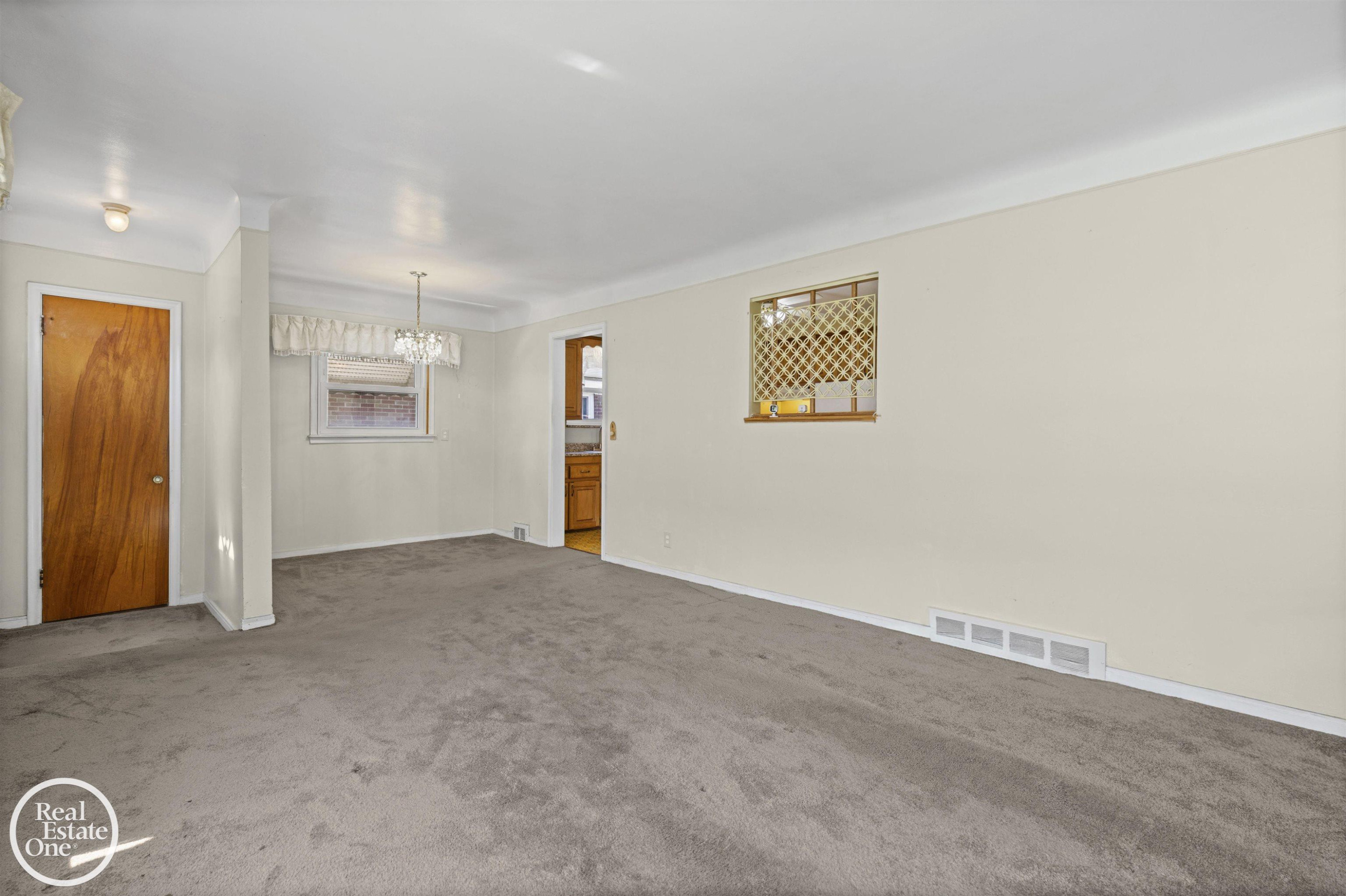 1988 Hollywood Avenue, Grosse Pointe Woods, MI 48236 — Photo 8