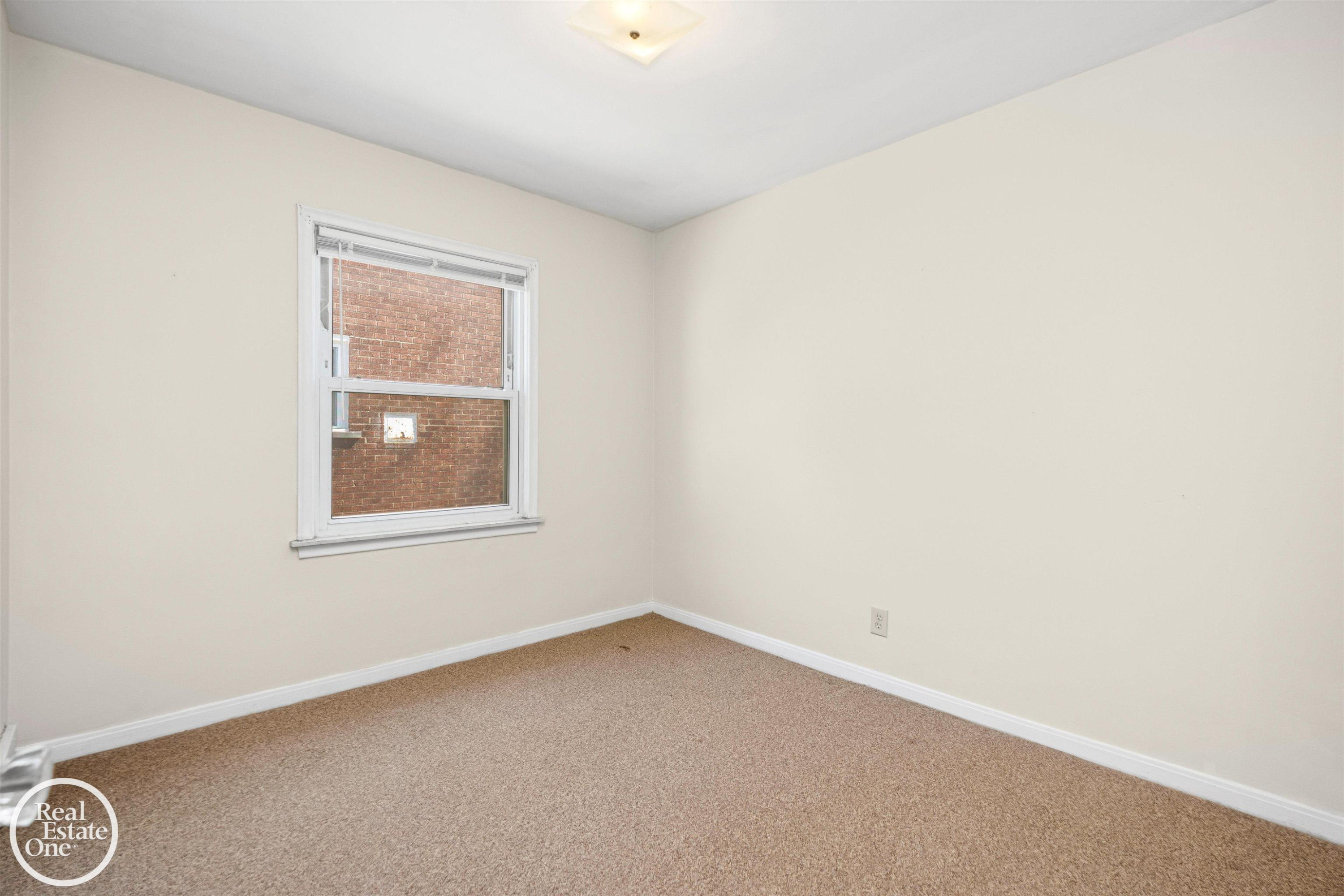 1988 Hollywood Avenue, Grosse Pointe Woods, MI 48236 — Photo 17