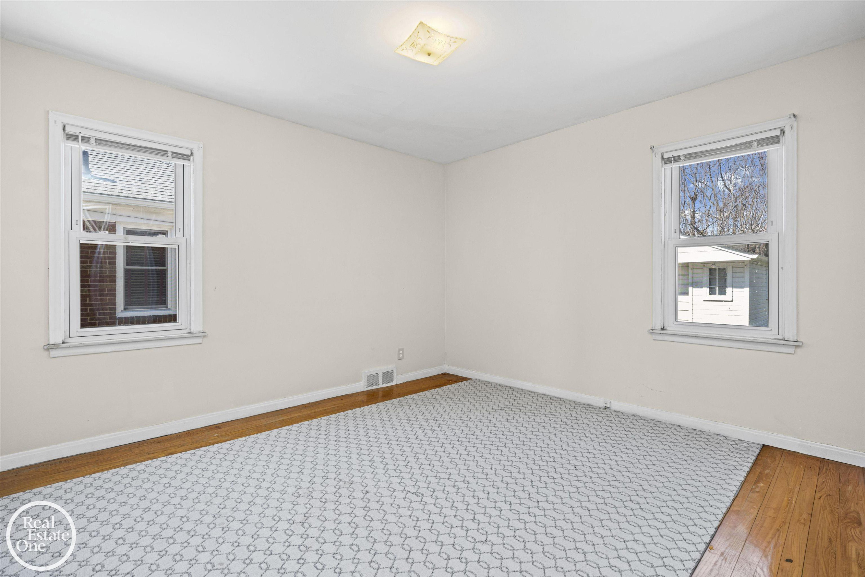 1988 Hollywood Avenue, Grosse Pointe Woods, MI 48236 — Photo 22