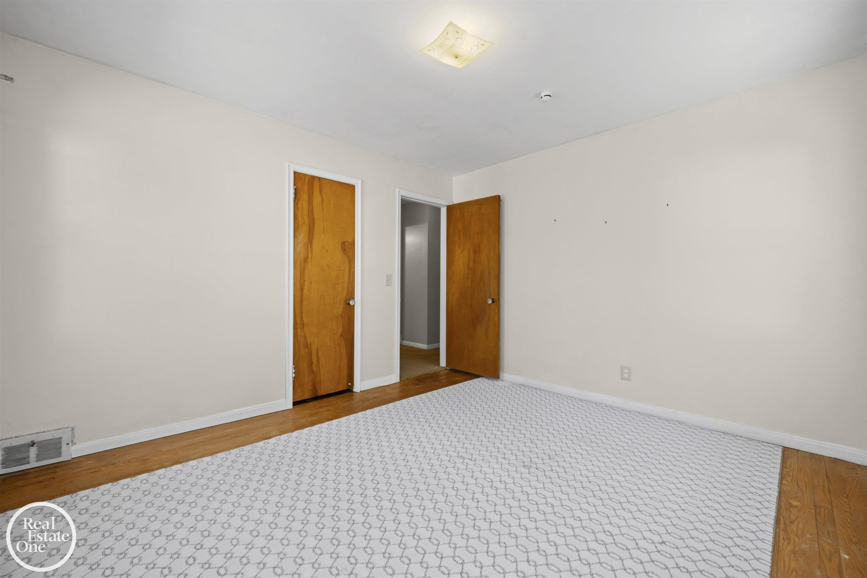 1988 Hollywood Avenue, Grosse Pointe Woods, MI 48236 — Photo 23