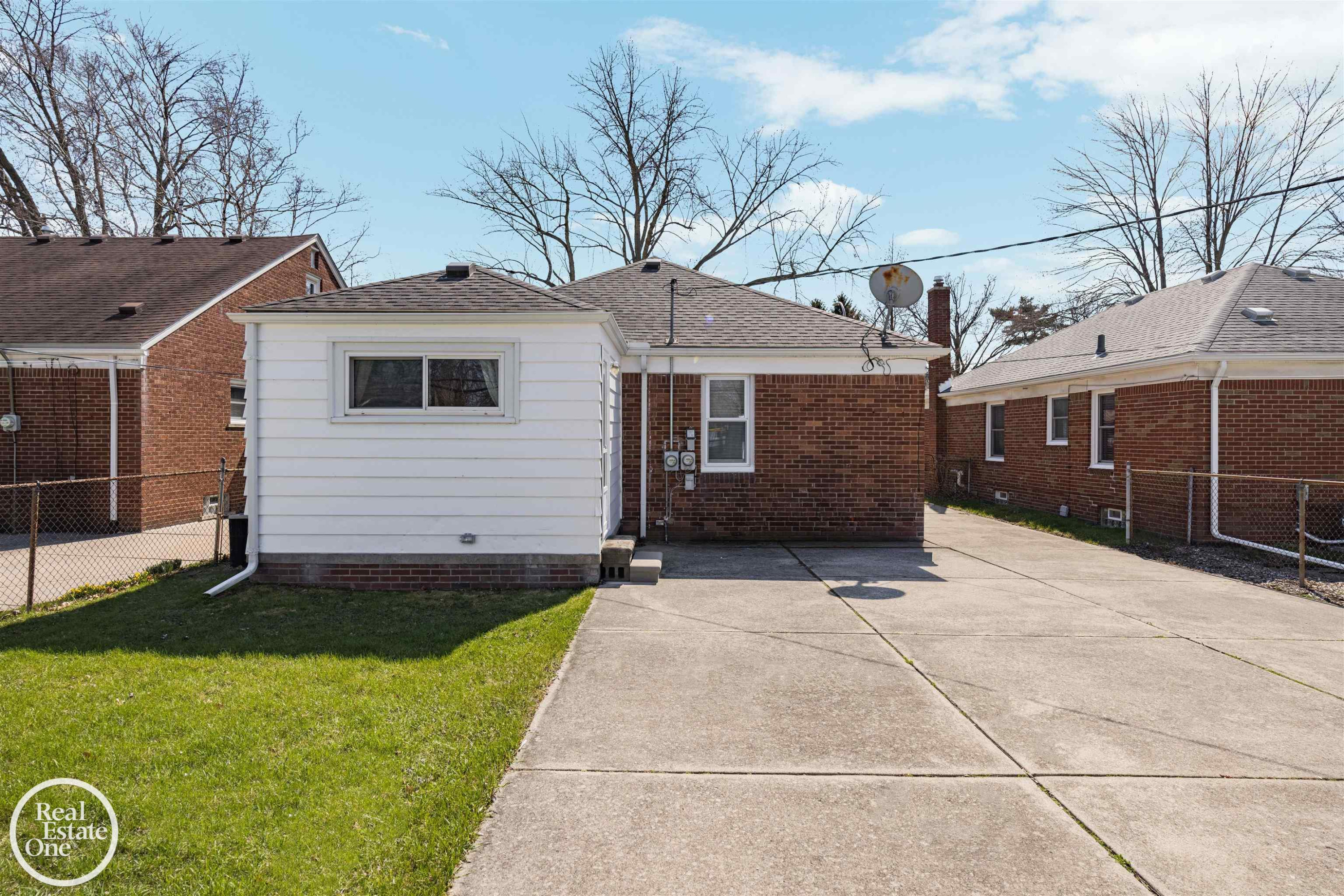 1988 Hollywood Avenue, Grosse Pointe Woods, MI 48236 — Photo 35