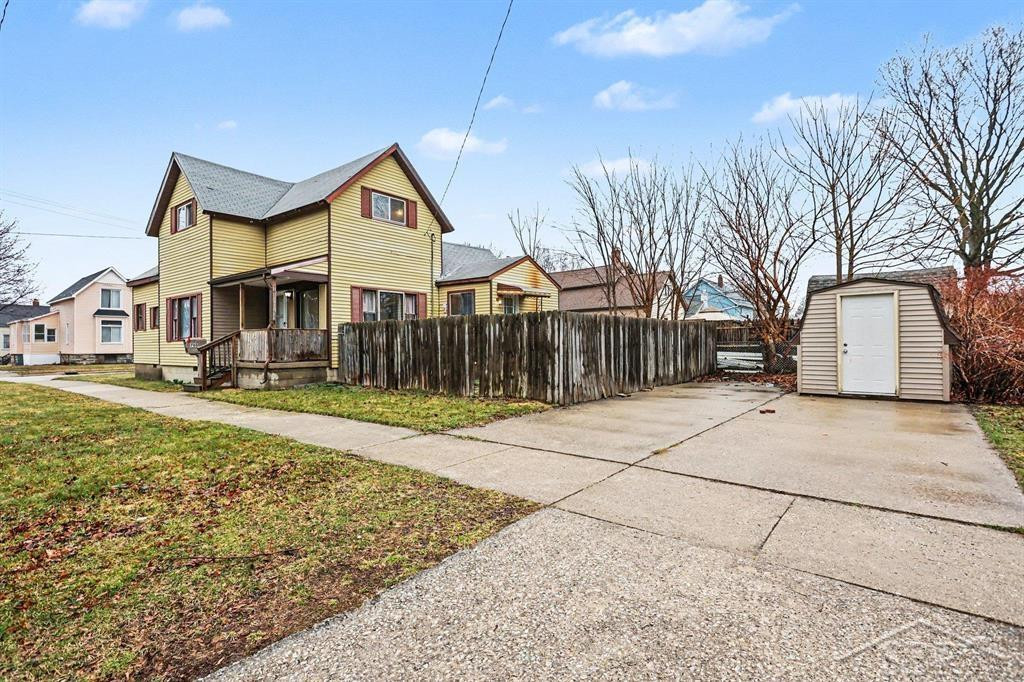 700 E Fulton Street, Bay City, MI 48706 — front exterior
