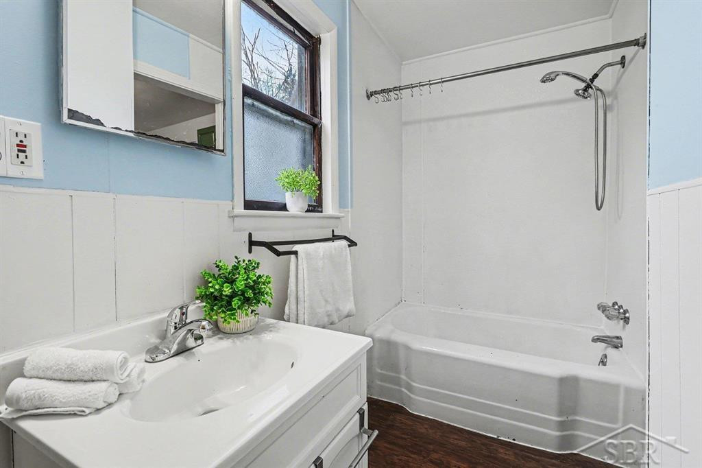 700 E Fulton Street, Bay City, MI 48706 — Photo 9