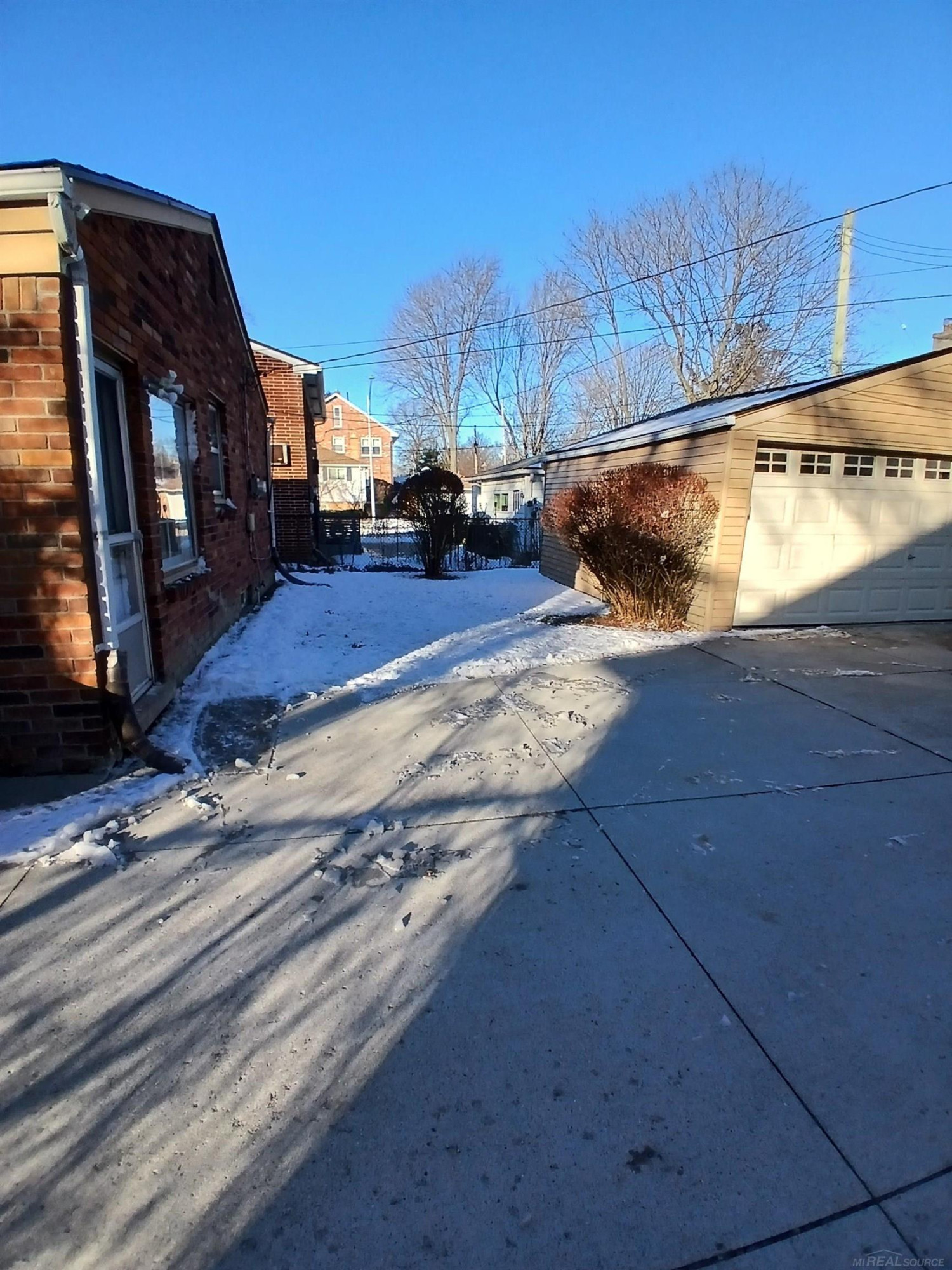 1000 Vernier Road, Grosse Pointe Woods, MI 48236 — Photo 4