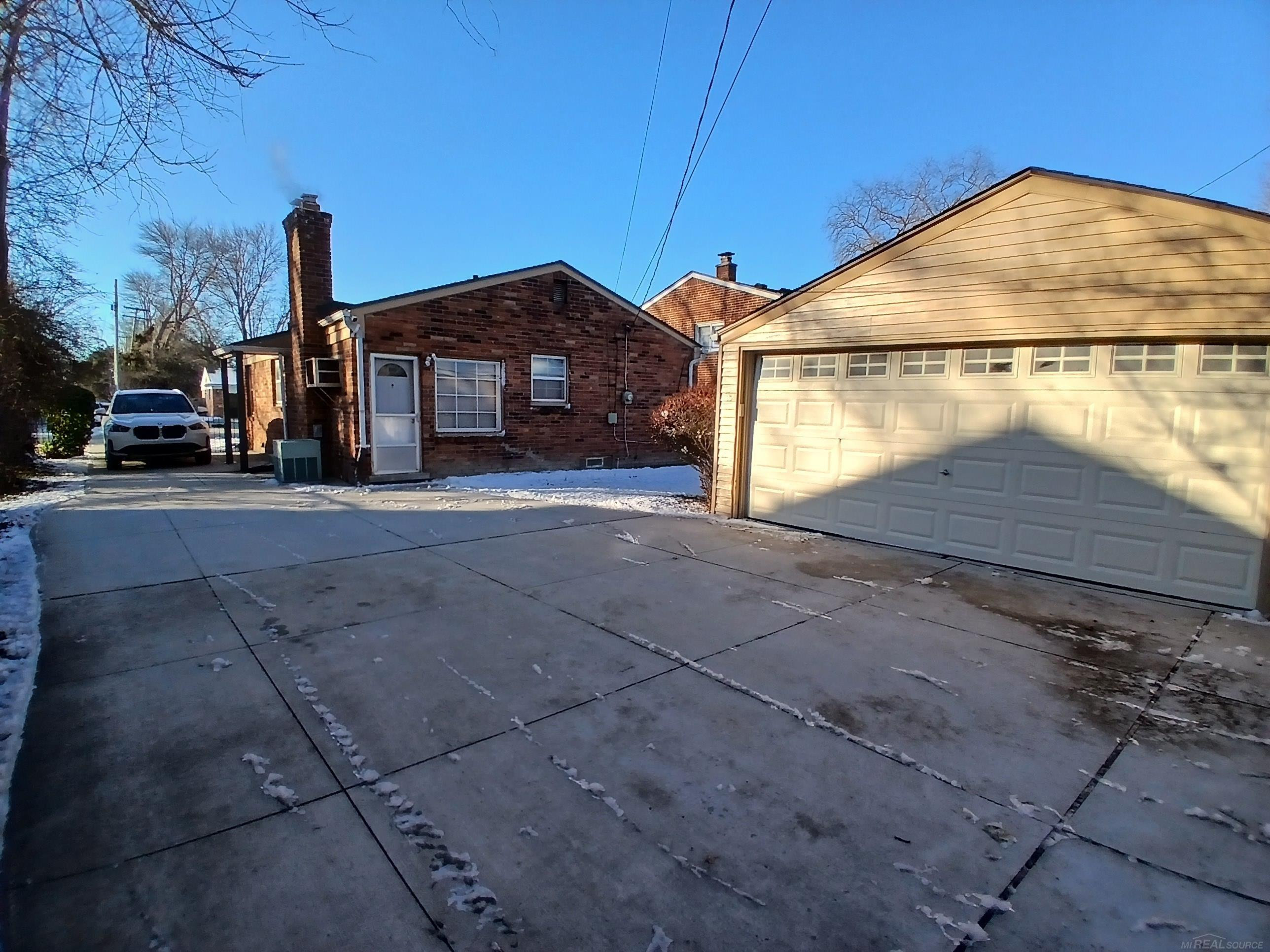 1000 Vernier Road, Grosse Pointe Woods, MI 48236 — Photo 5