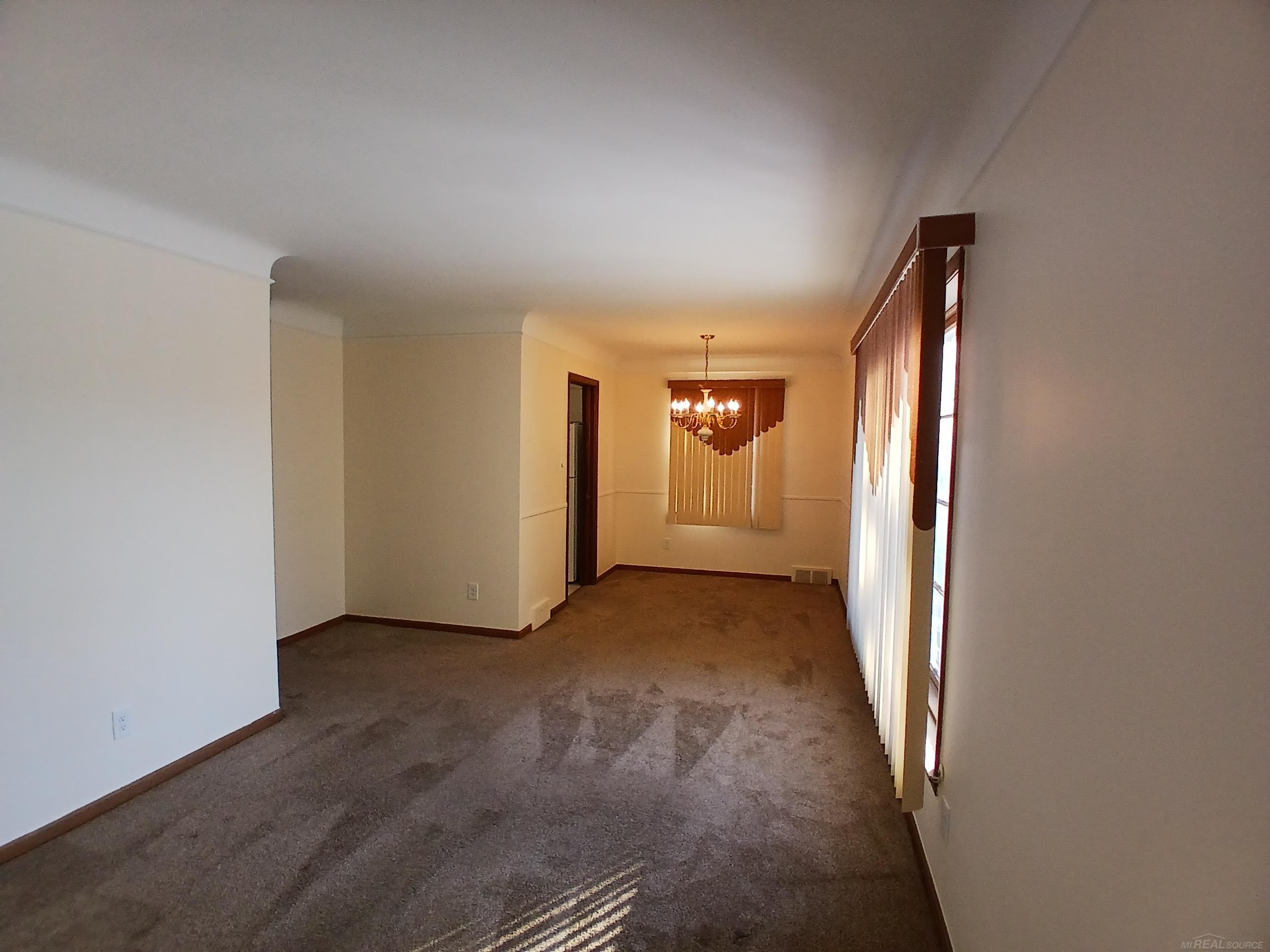 1000 Vernier Road, Grosse Pointe Woods, MI 48236 — Photo 8
