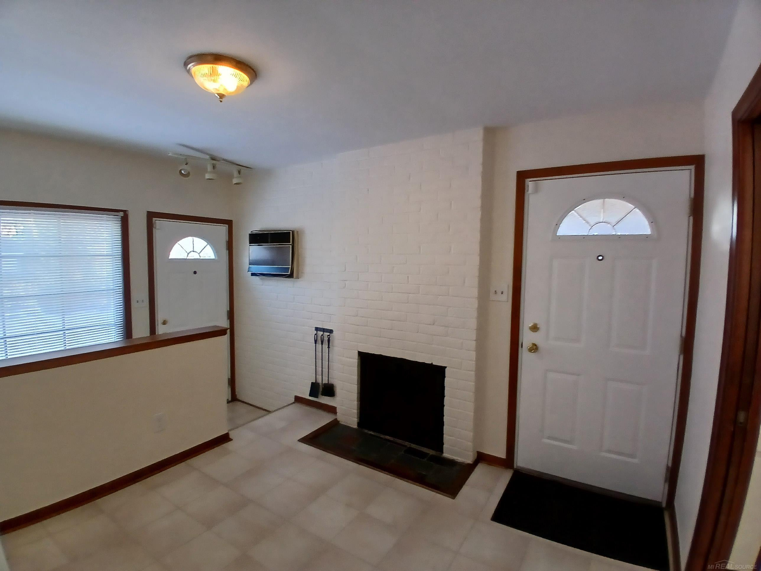 1000 Vernier Road, Grosse Pointe Woods, MI 48236 — Photo 14