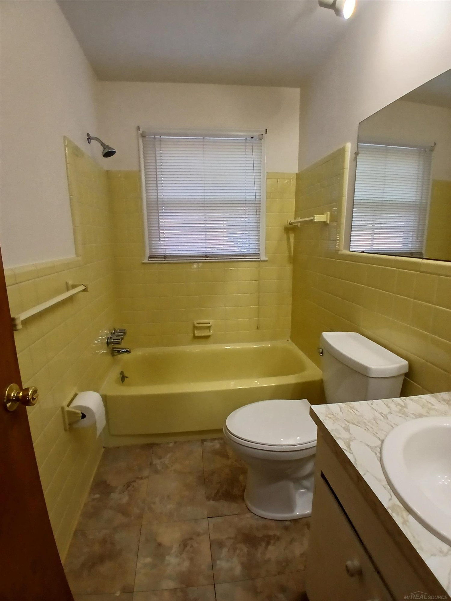1000 Vernier Road, Grosse Pointe Woods, MI 48236 — Photo 16