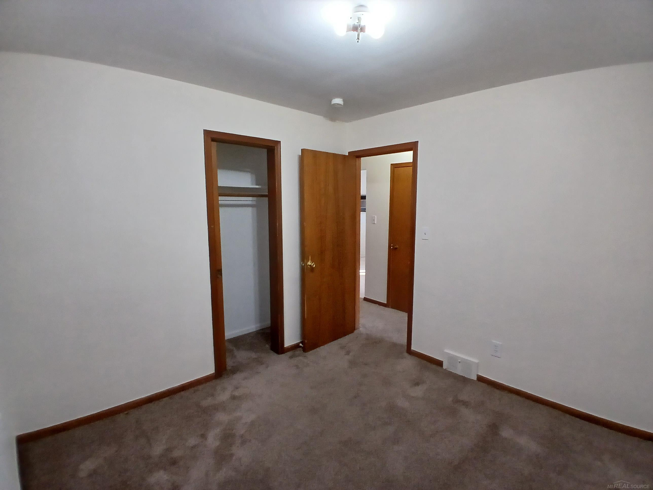 1000 Vernier Road, Grosse Pointe Woods, MI 48236 — Photo 19