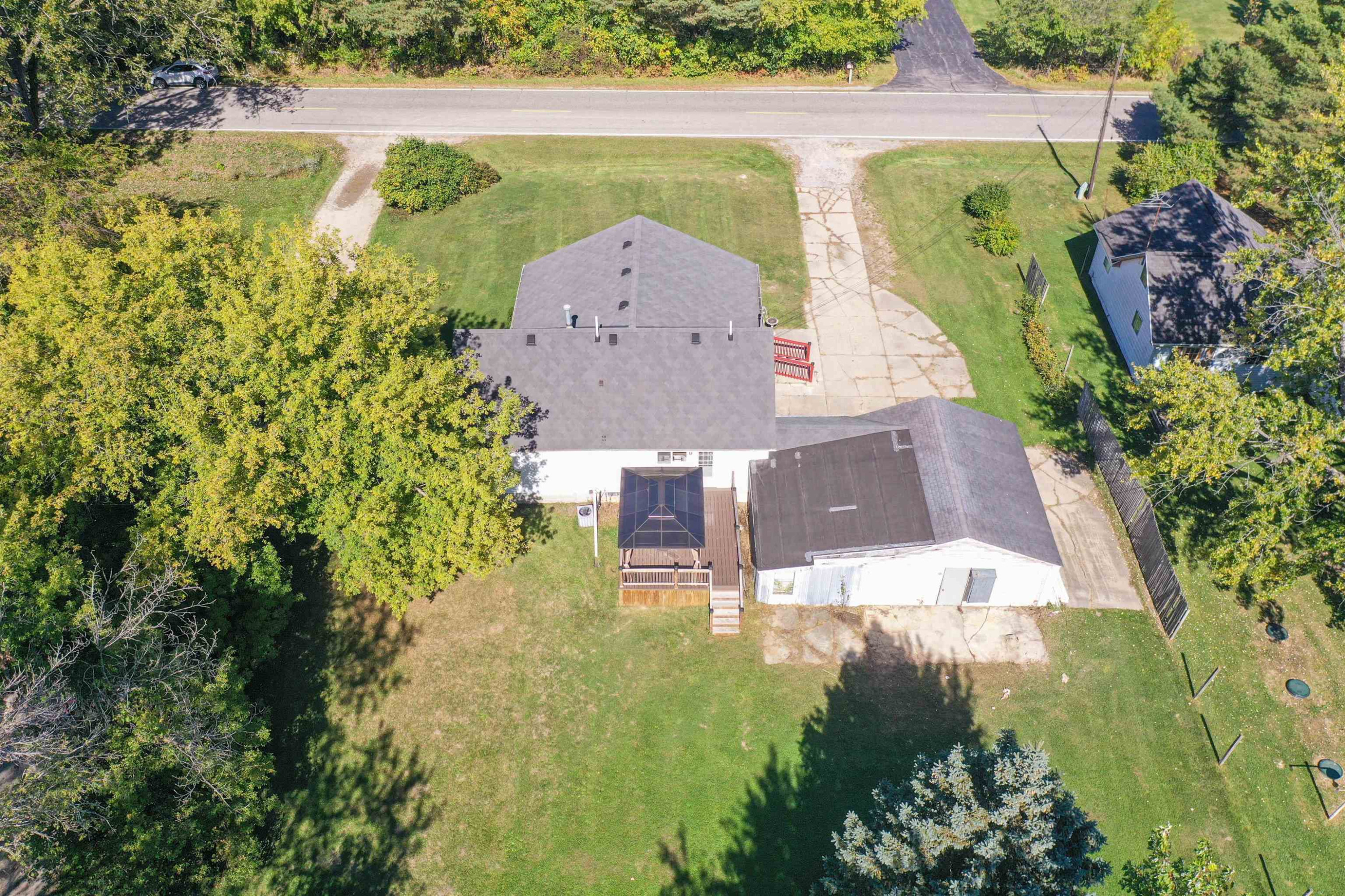 9403 W Bristol Road, Swartz Creek, MI 48473 — Photo 23