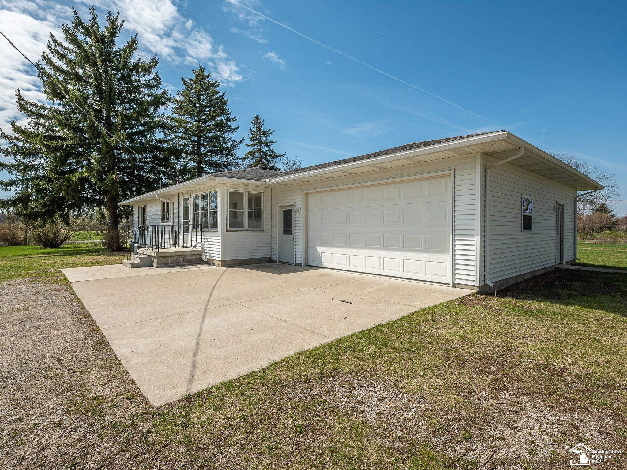 1932 W Albain Road, Monroe, MI 48161 — front exterior