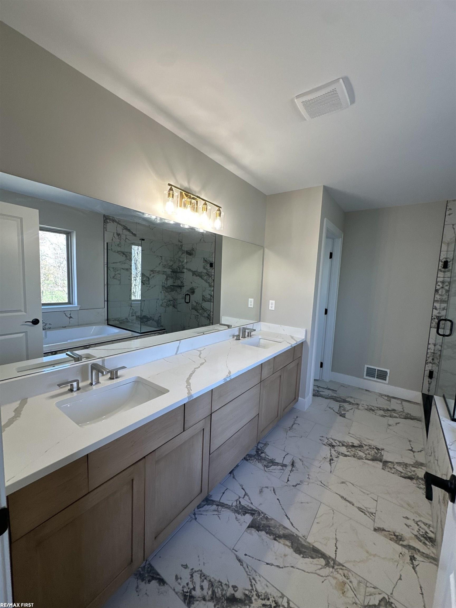 50453 Arcadia Drive, MI 48042 — Photo 19