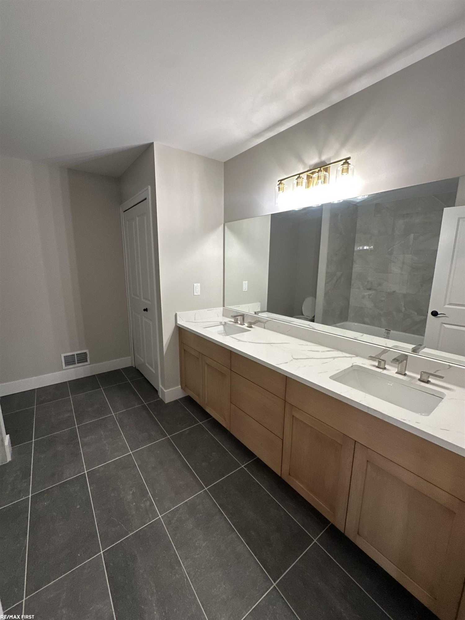 50453 Arcadia Drive, MI 48042 — Photo 23