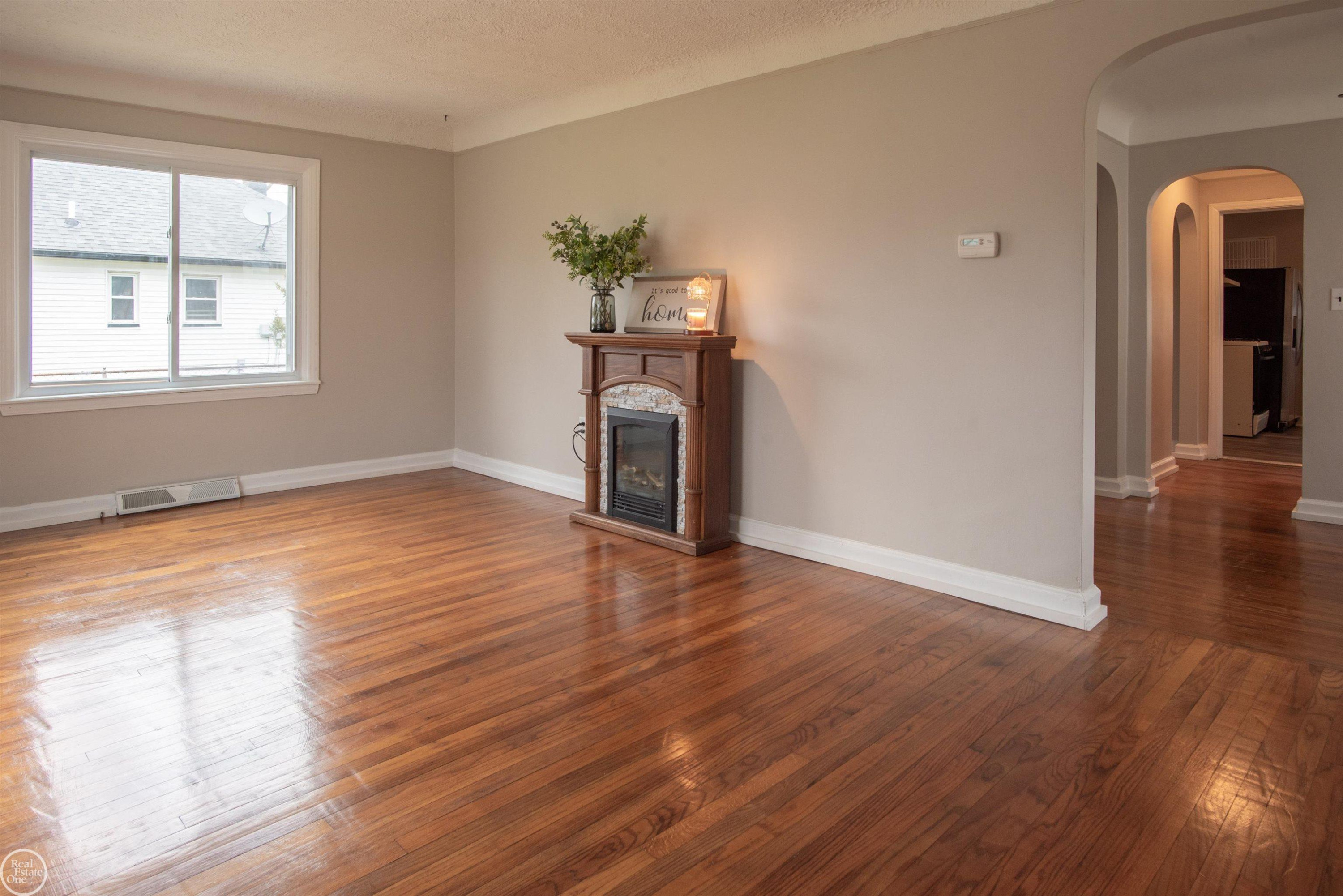 21 Logan Street, Mount Clemens, MI 48043 — Photo 4