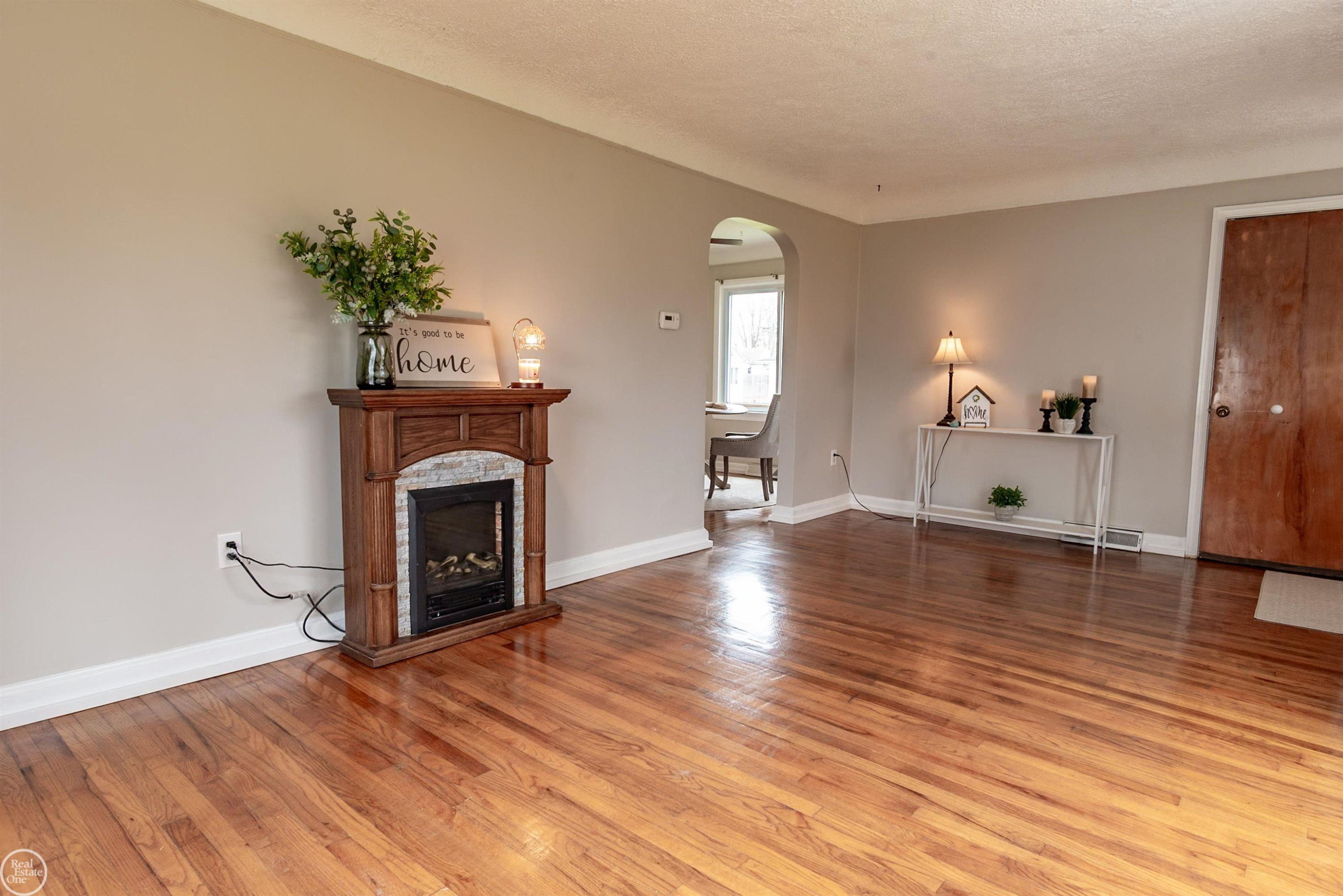 21 Logan Street, Mount Clemens, MI 48043 — Photo 5