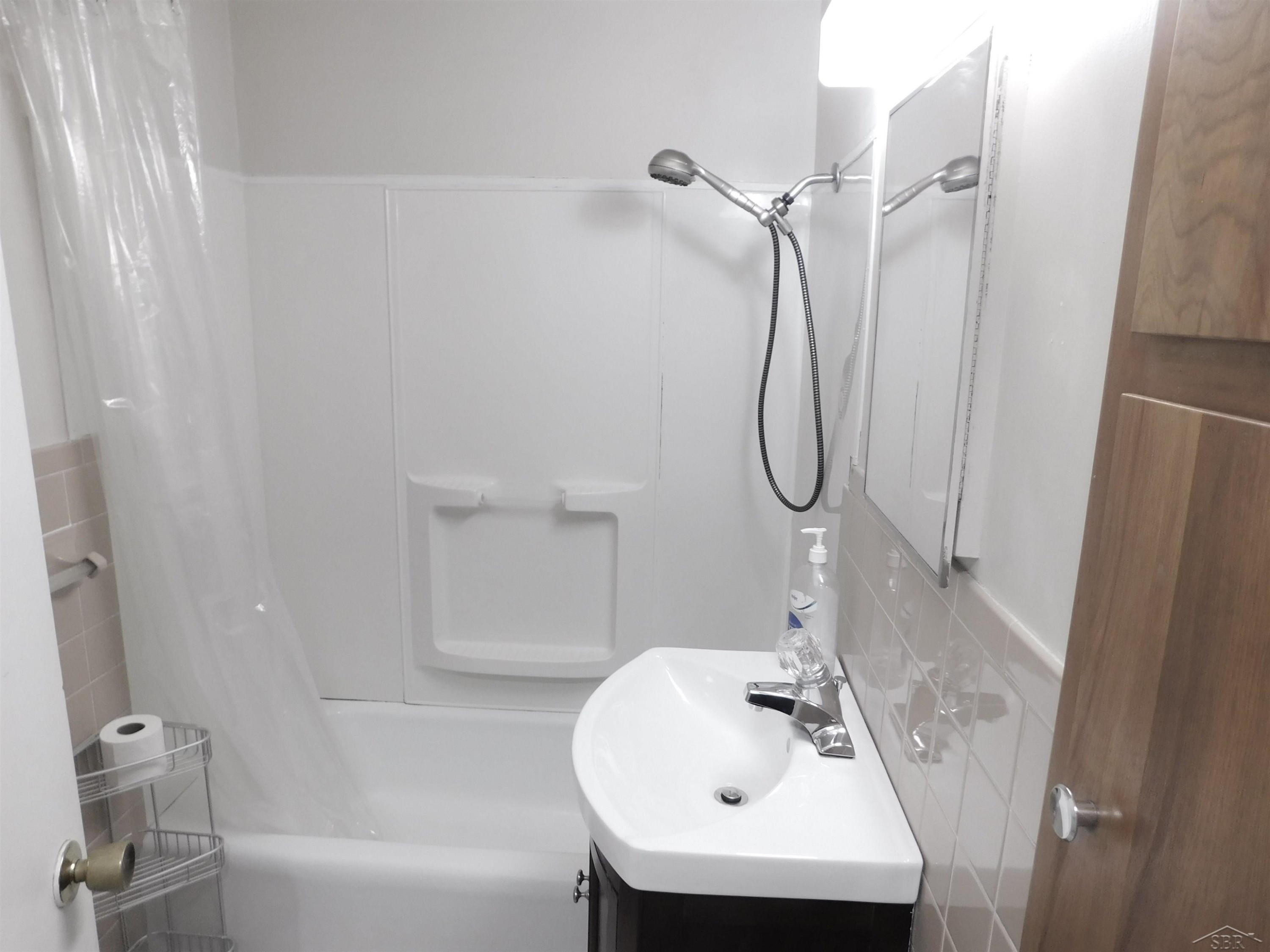 923 Fraser Street, Bay City, MI 48708 — Photo 11