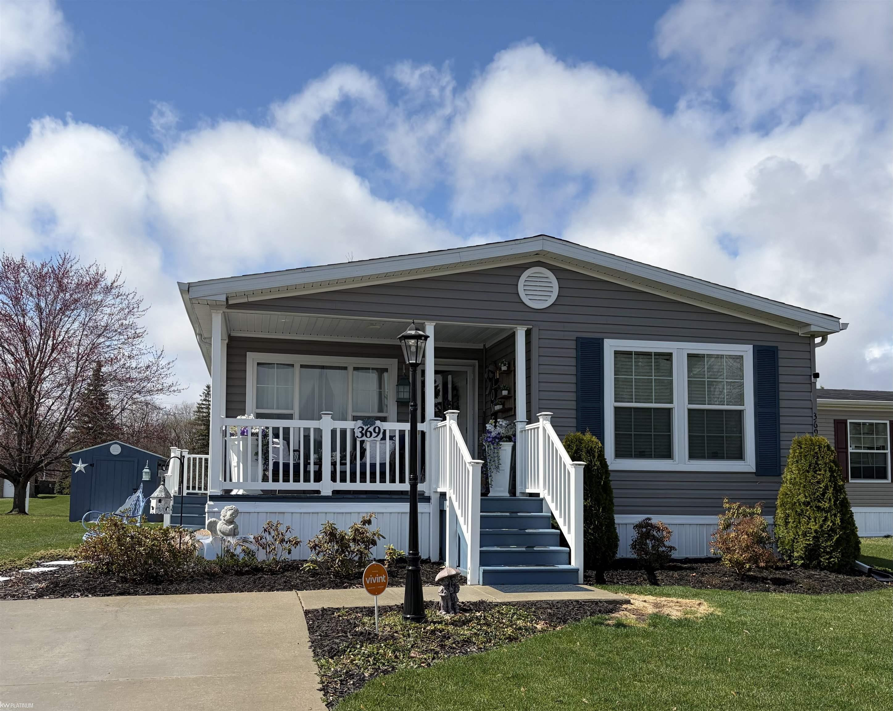369 Red Pine Drive, Flint, MI 48506