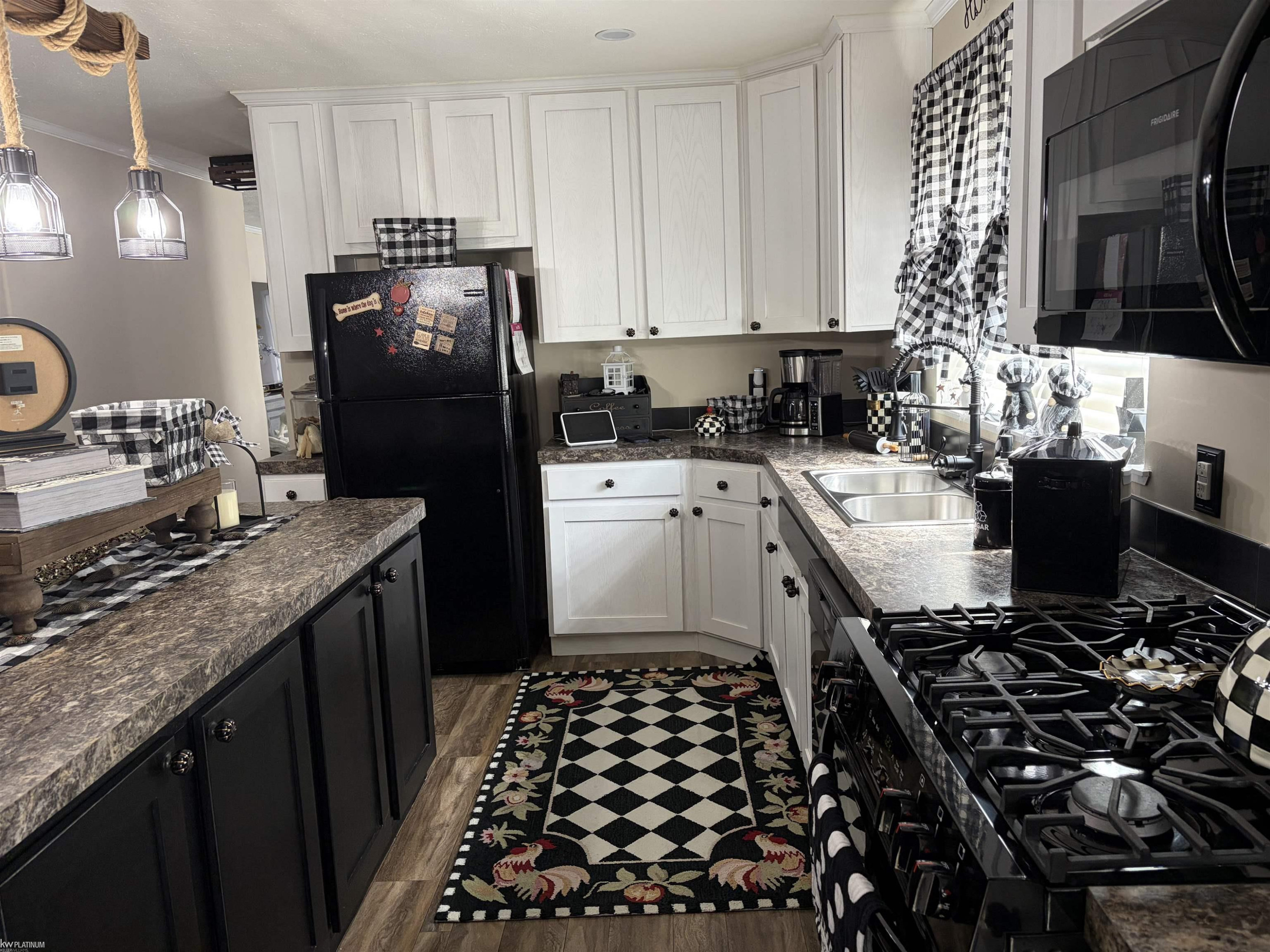 369 Red Pine Drive, Flint, MI 48506 — Photo 9