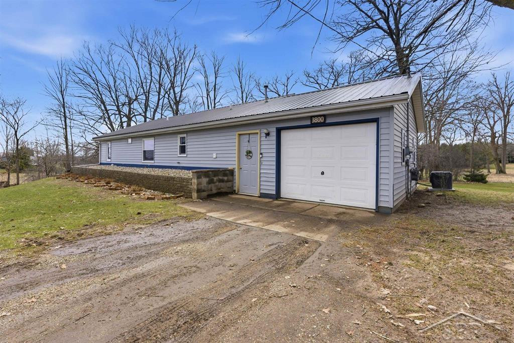 3800 E Vernon Road, Rosebush, MI 48878 — Photo 2