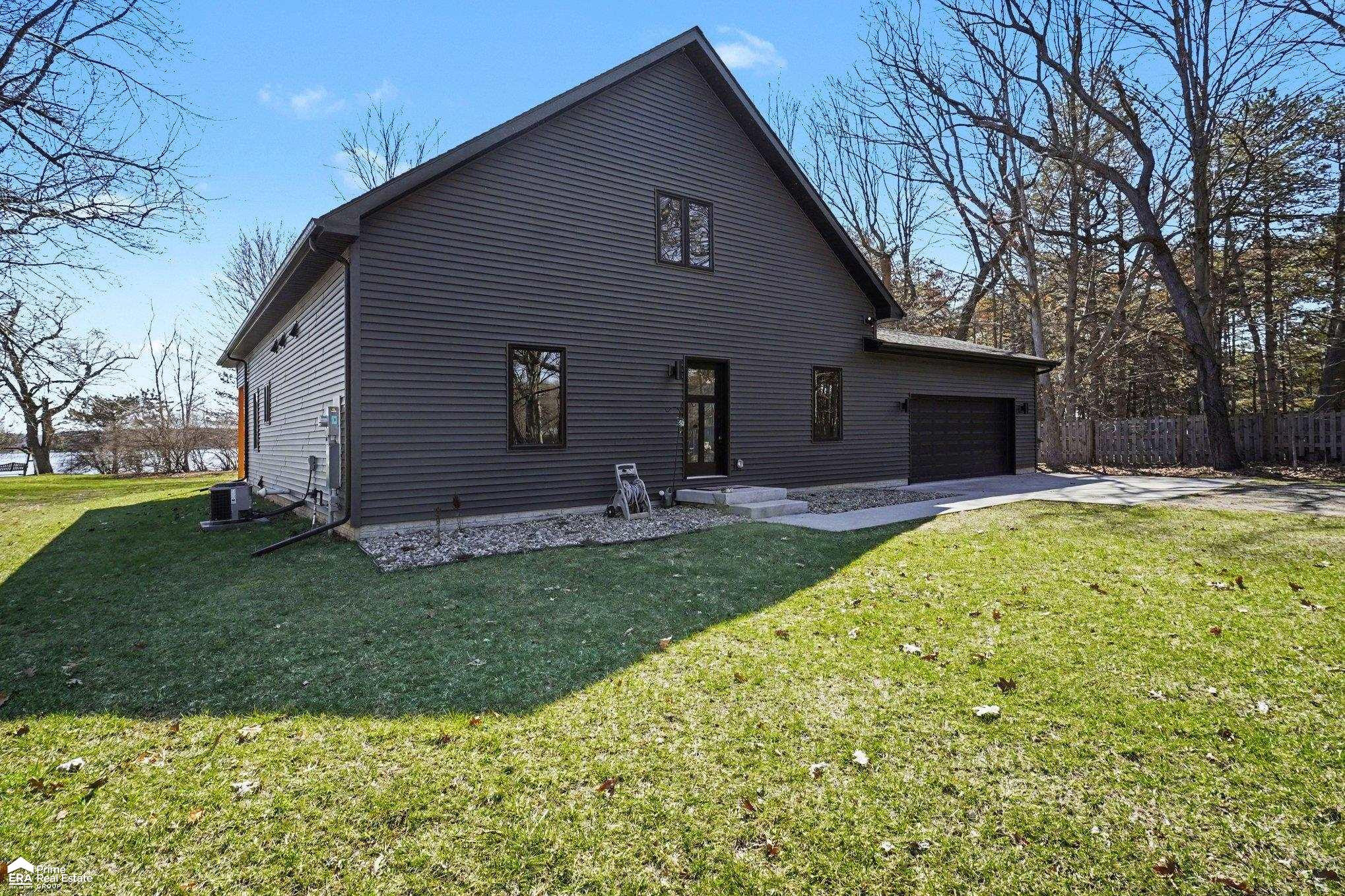 5881 Lake Crest Drive, Columbiaville, MI 48421 — Photo 32