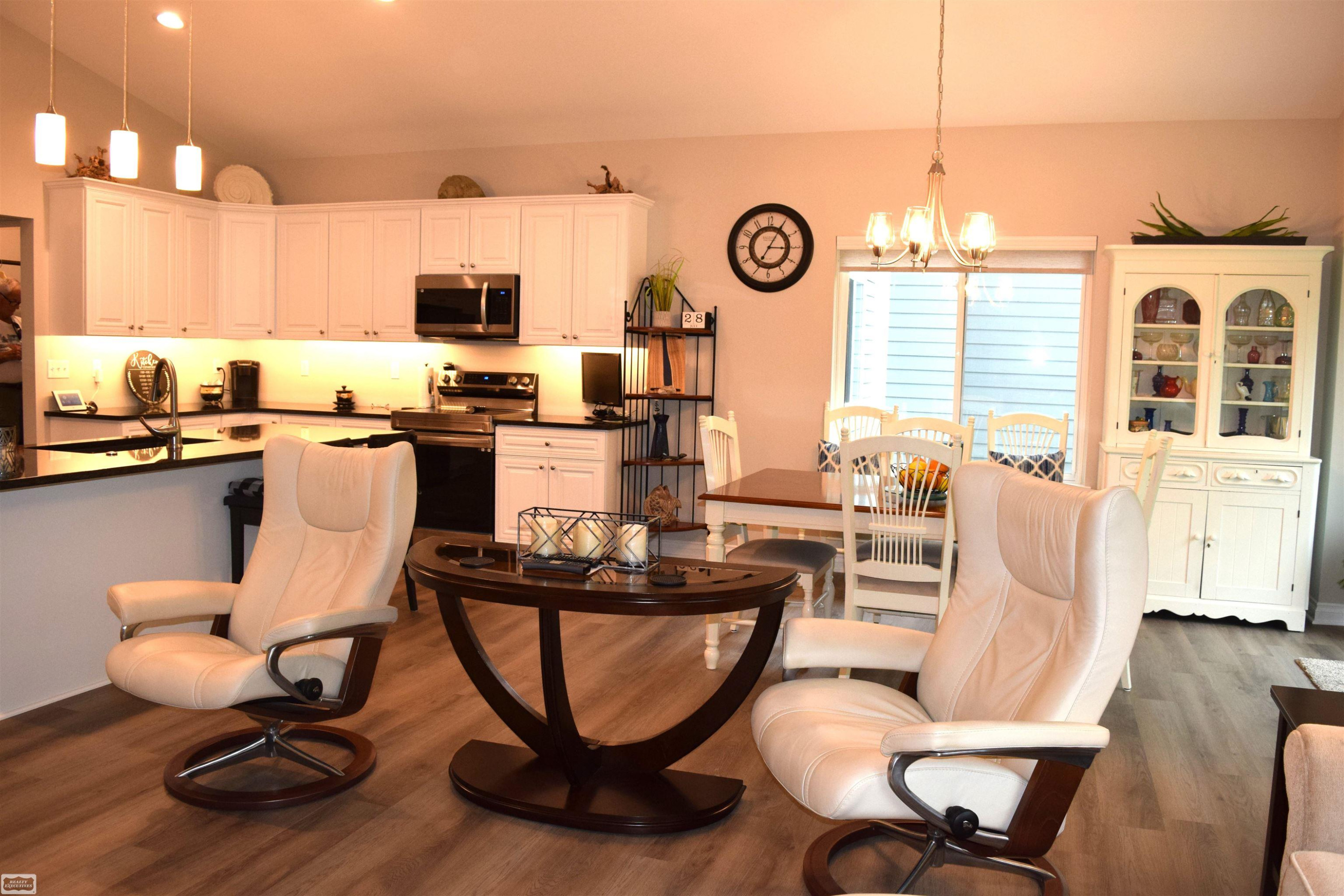 47043 Brookview Drive, New Baltimore, MI 48047 — Photo 9