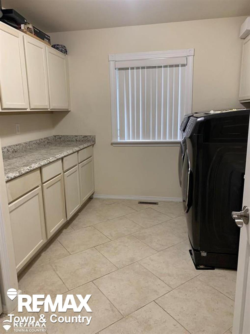 1260 Springborrow Drive, Flint, MI 48532 — Photo 26