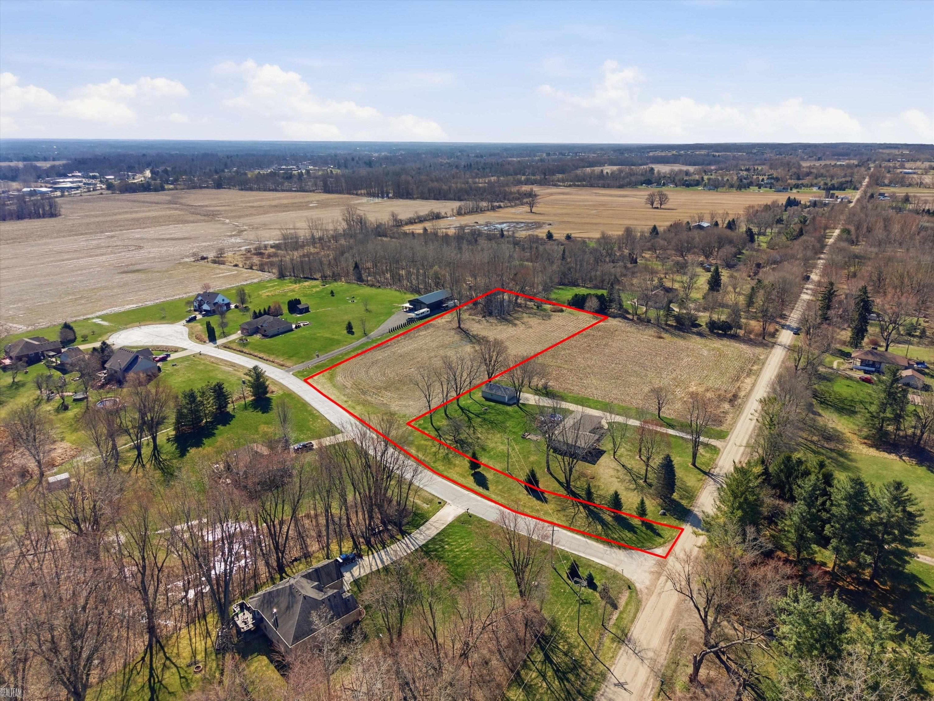 7036 Rea Lane, Almont, MI 48003