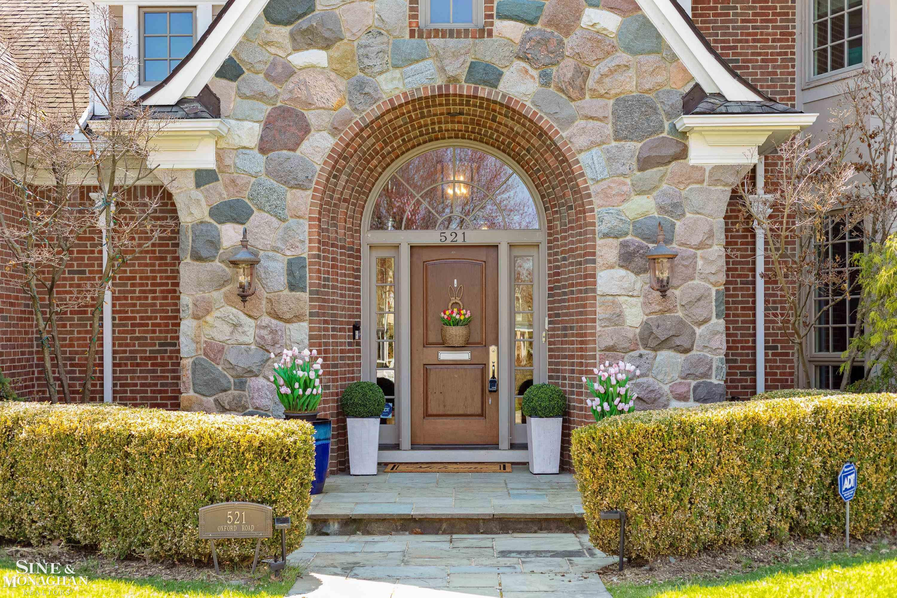 521 Oxford Road, Grosse Pointe Woods, MI 48236 — Photo 2