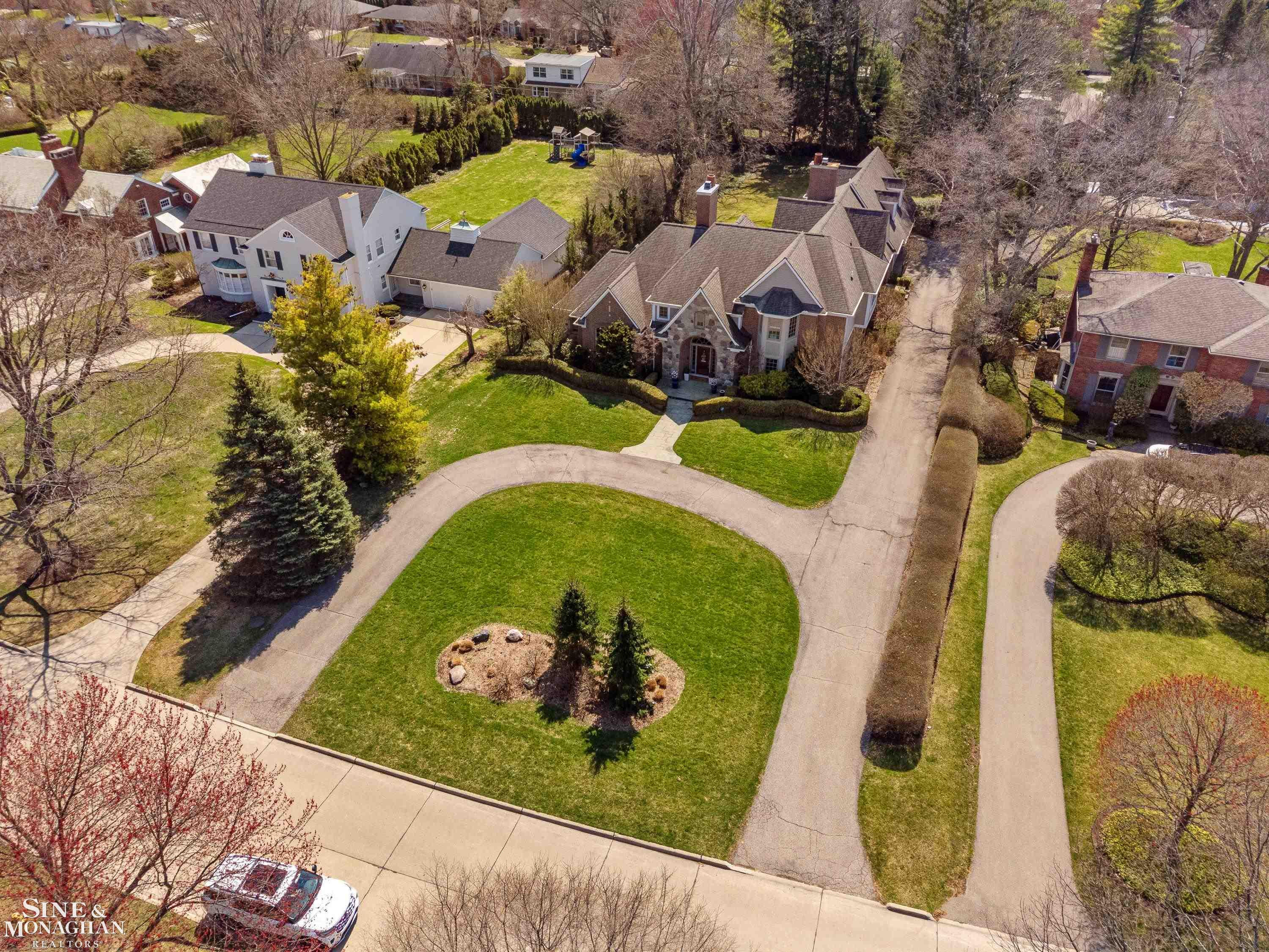 521 Oxford Road, Grosse Pointe Woods, MI 48236 — Photo 3