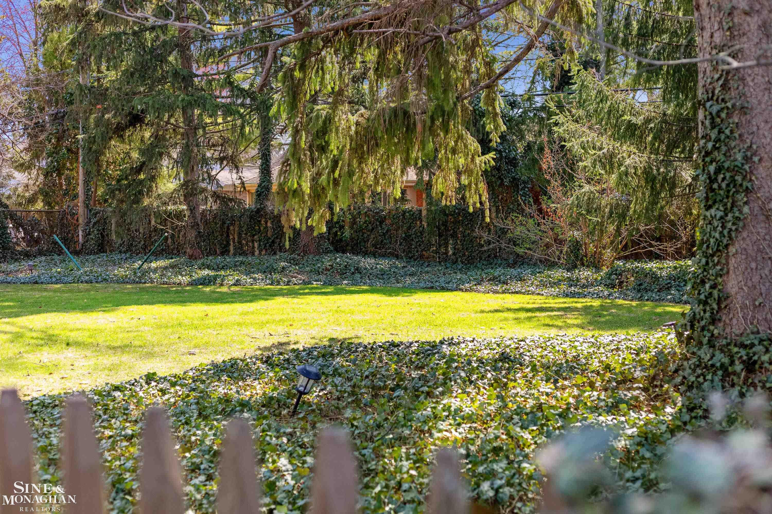 521 Oxford Road, Grosse Pointe Woods, MI 48236 — Photo 4
