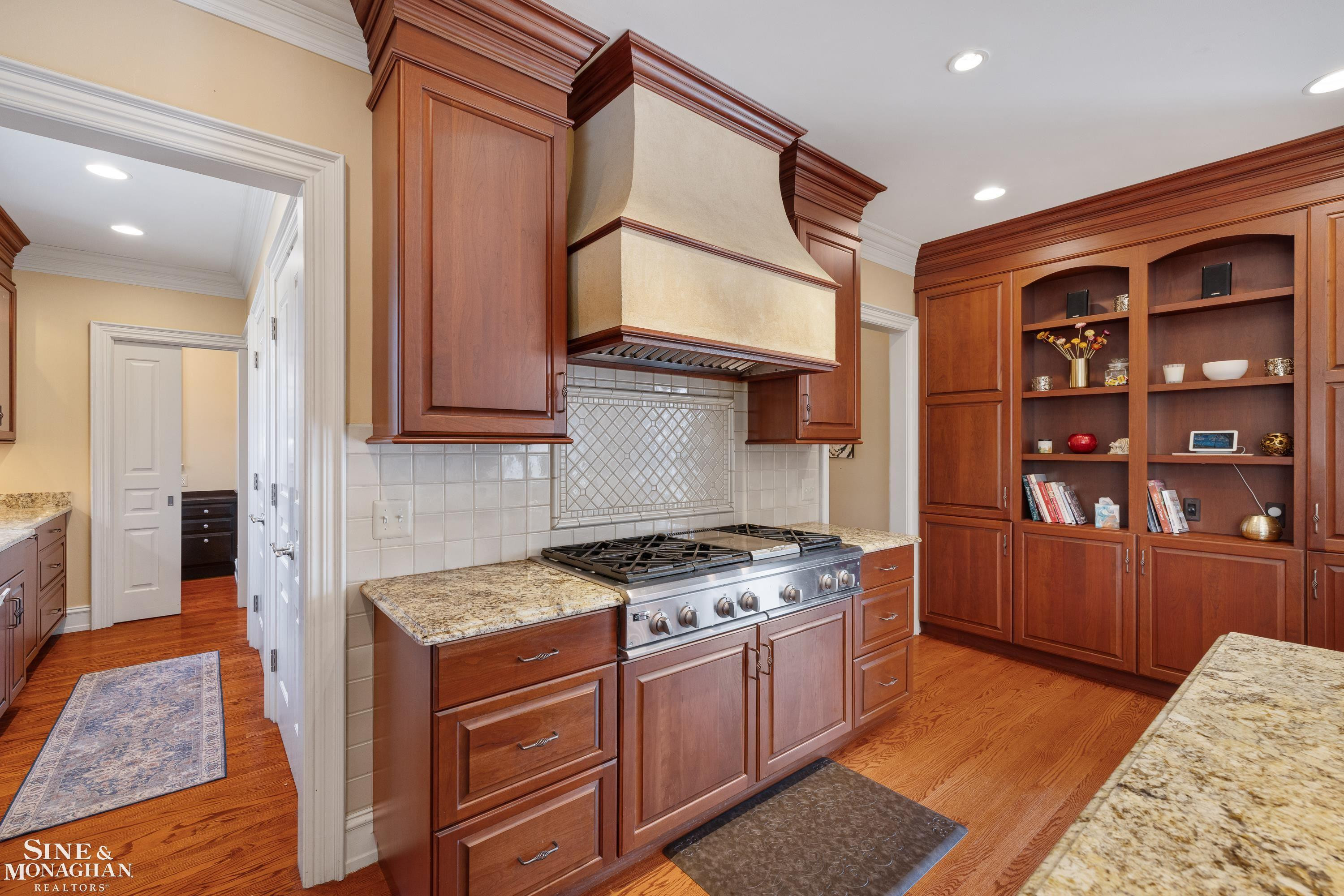 521 Oxford Road, Grosse Pointe Woods, MI 48236 — Photo 13