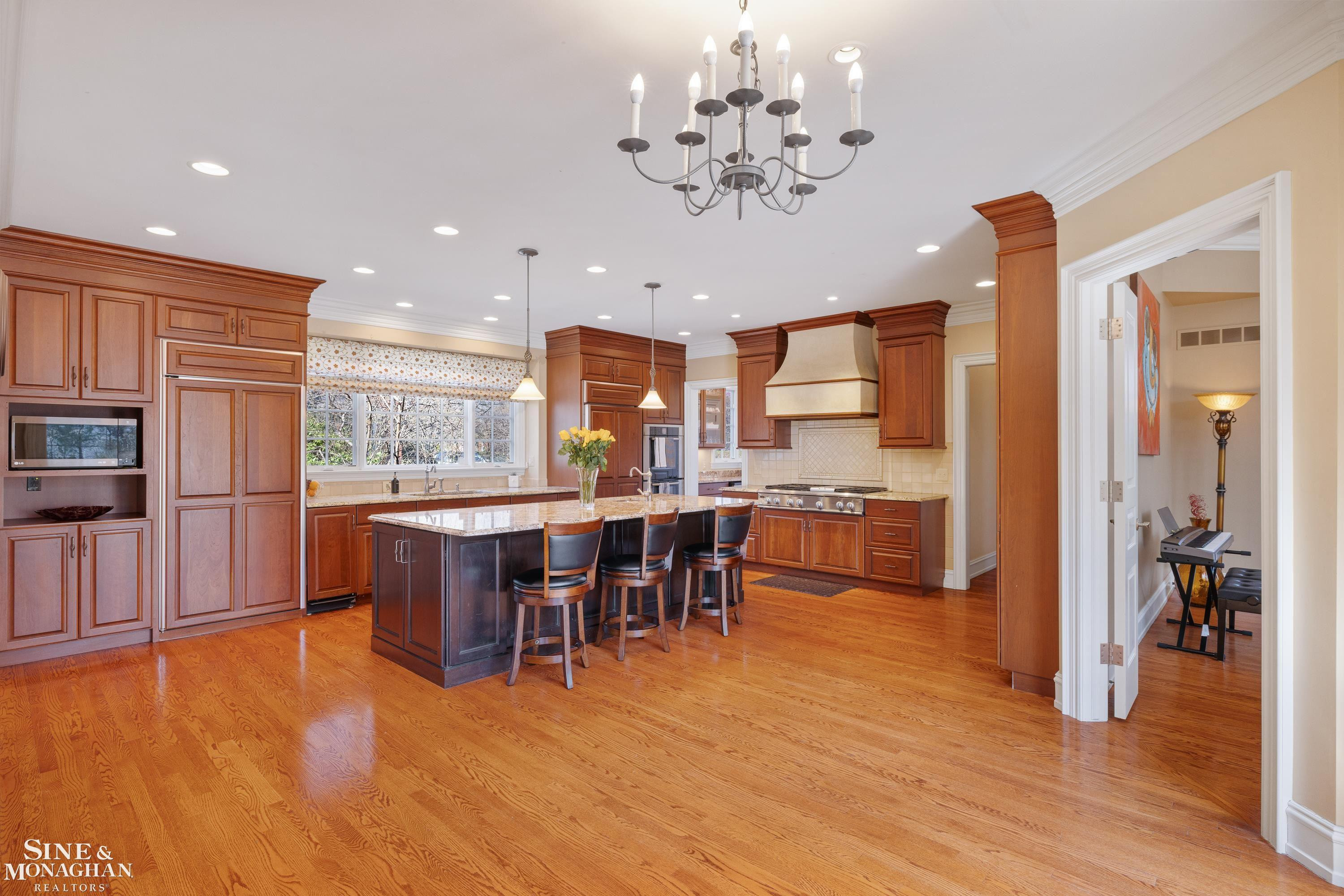 521 Oxford Road, Grosse Pointe Woods, MI 48236 — Photo 15