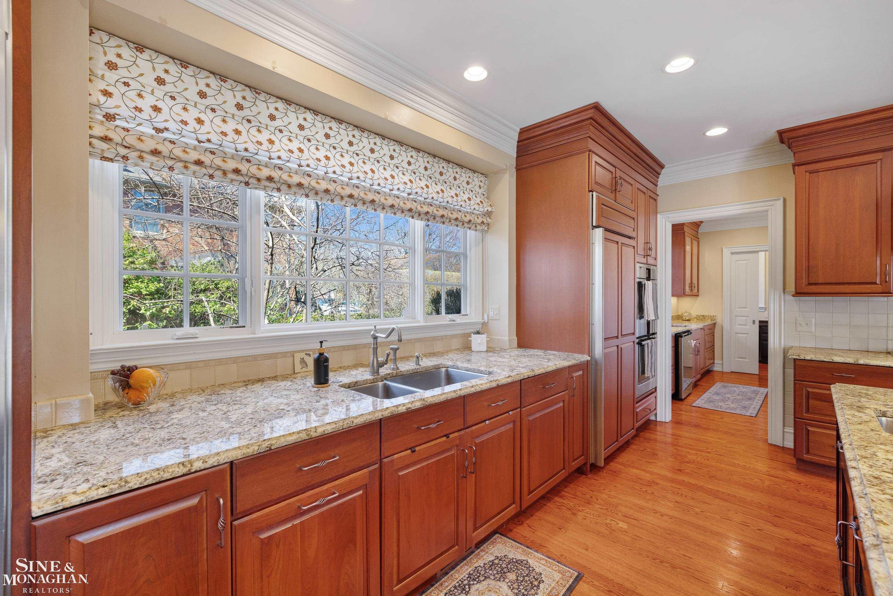 521 Oxford Road, Grosse Pointe Woods, MI 48236 — Photo 56