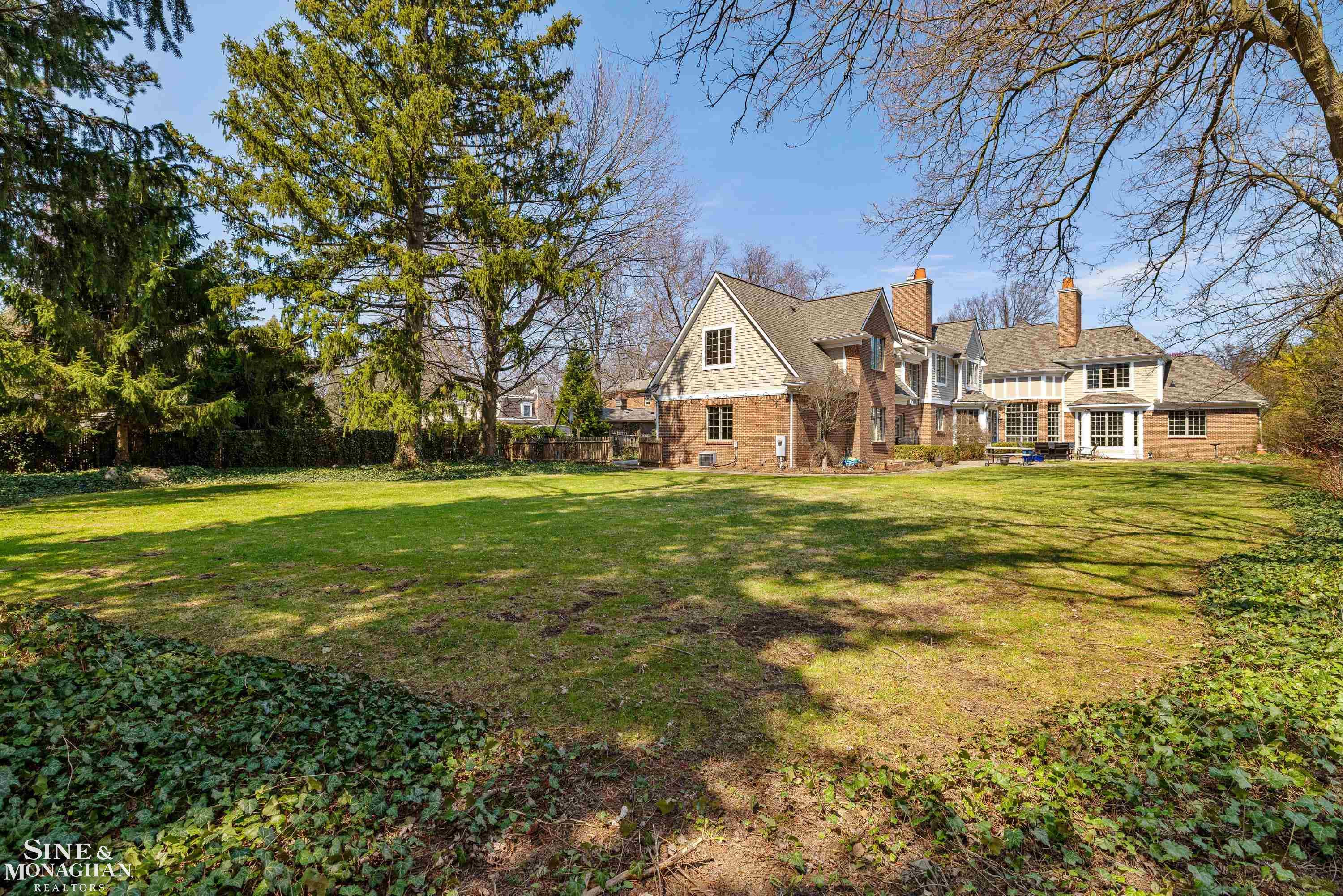 521 Oxford Road, Grosse Pointe Woods, MI 48236 — Photo 90
