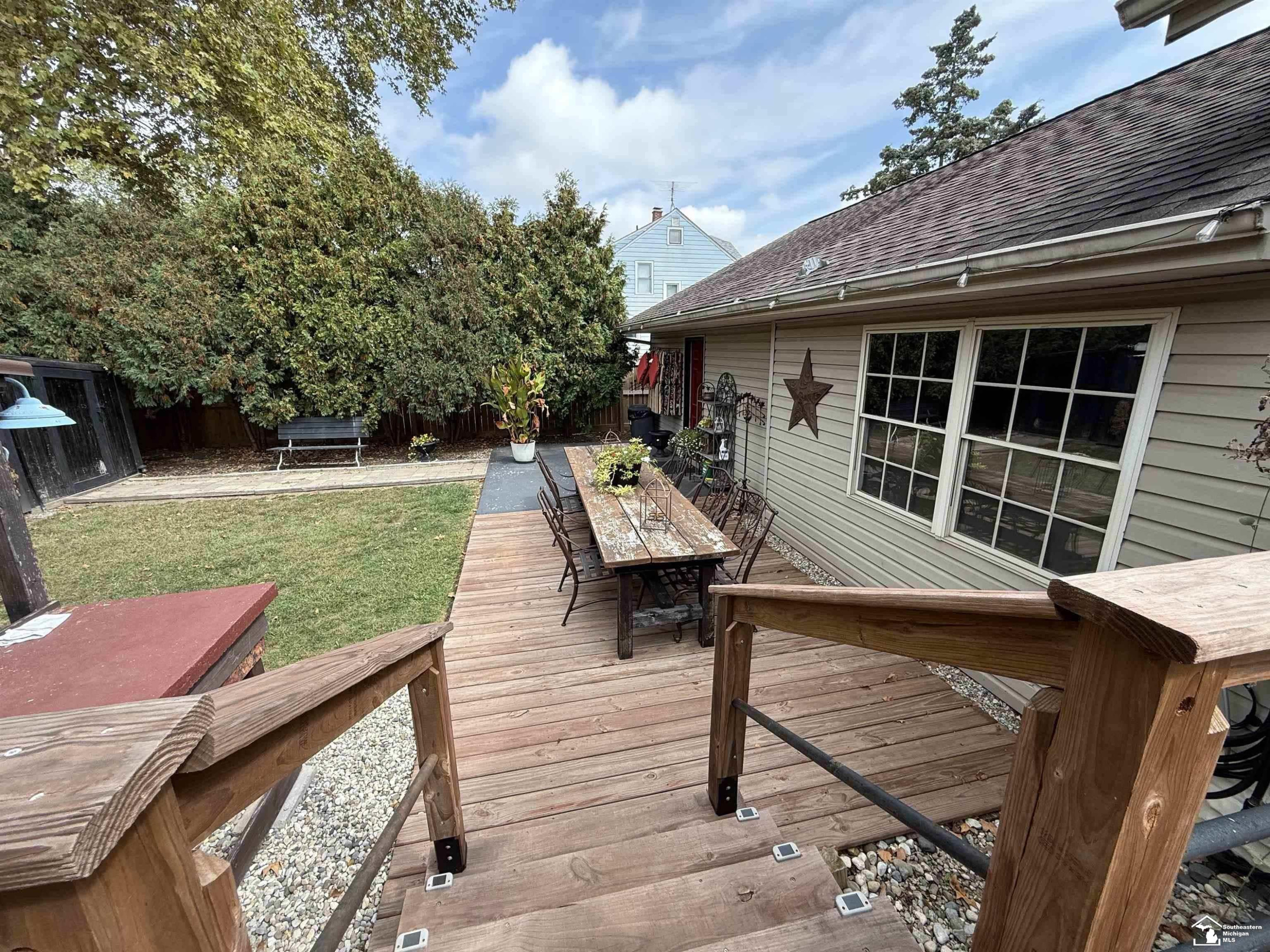 950 Waterloo Avenue, Monroe, MI 48161 — Photo 11