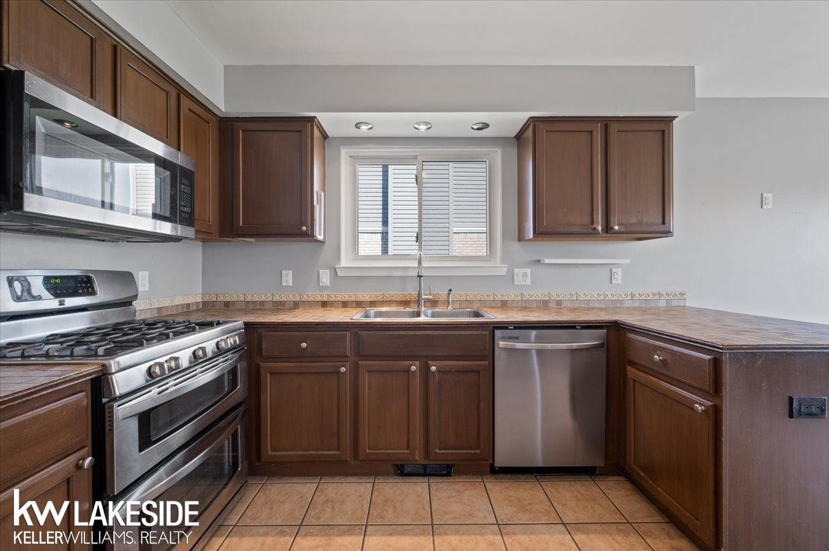 53558 Spurry Lane, Chesterfield, MI — Photo 20