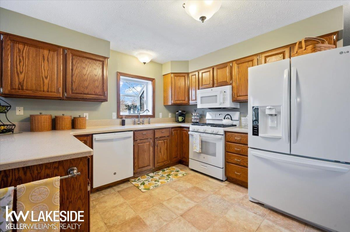51980 ROMEO PLANK Road, MI 48042 — Photo 12