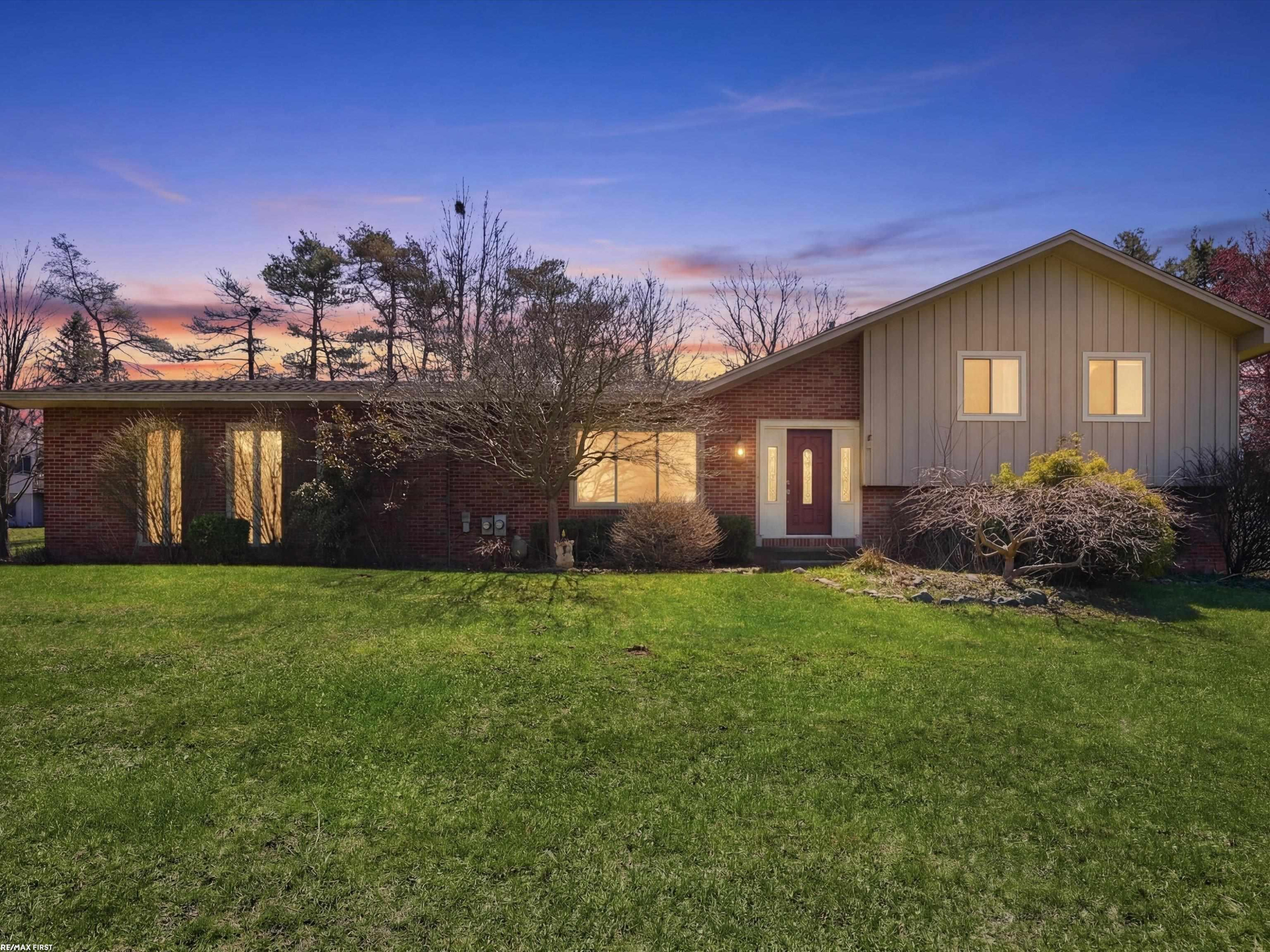 85 Whims Lane, Rochester, MI 48306 — front exterior